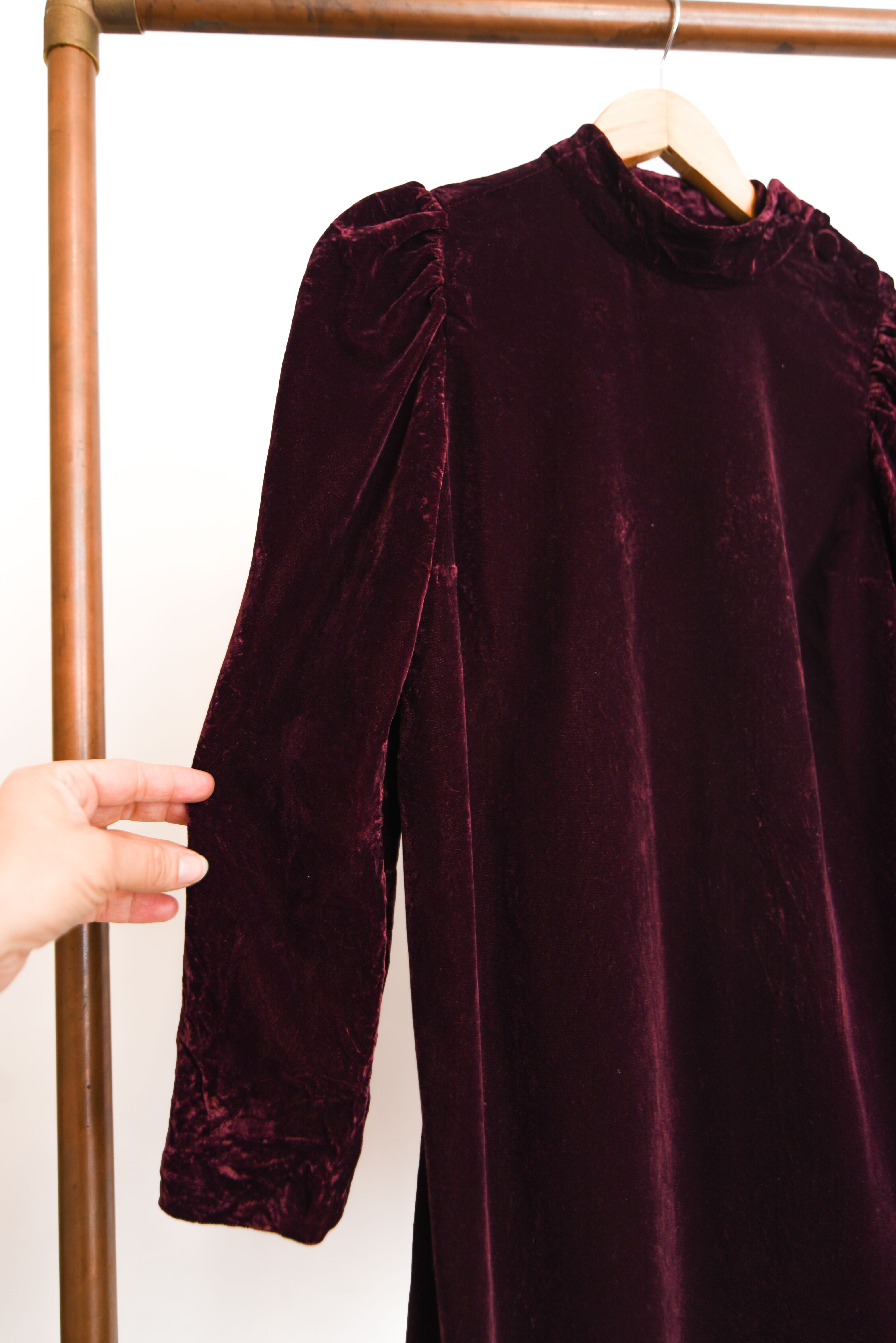 Vestido burdeo velvet botones