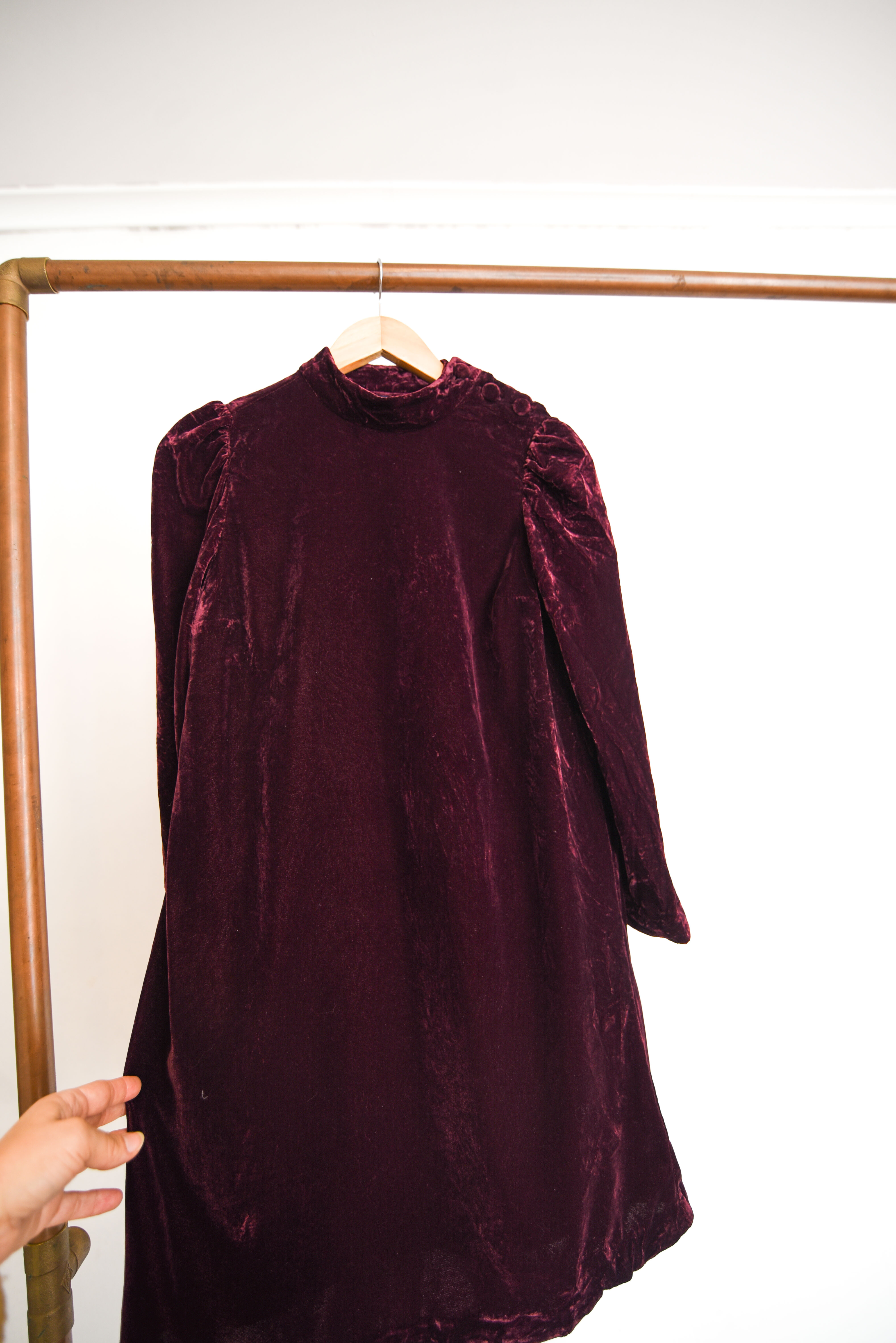 Vestido burdeo velvet botones