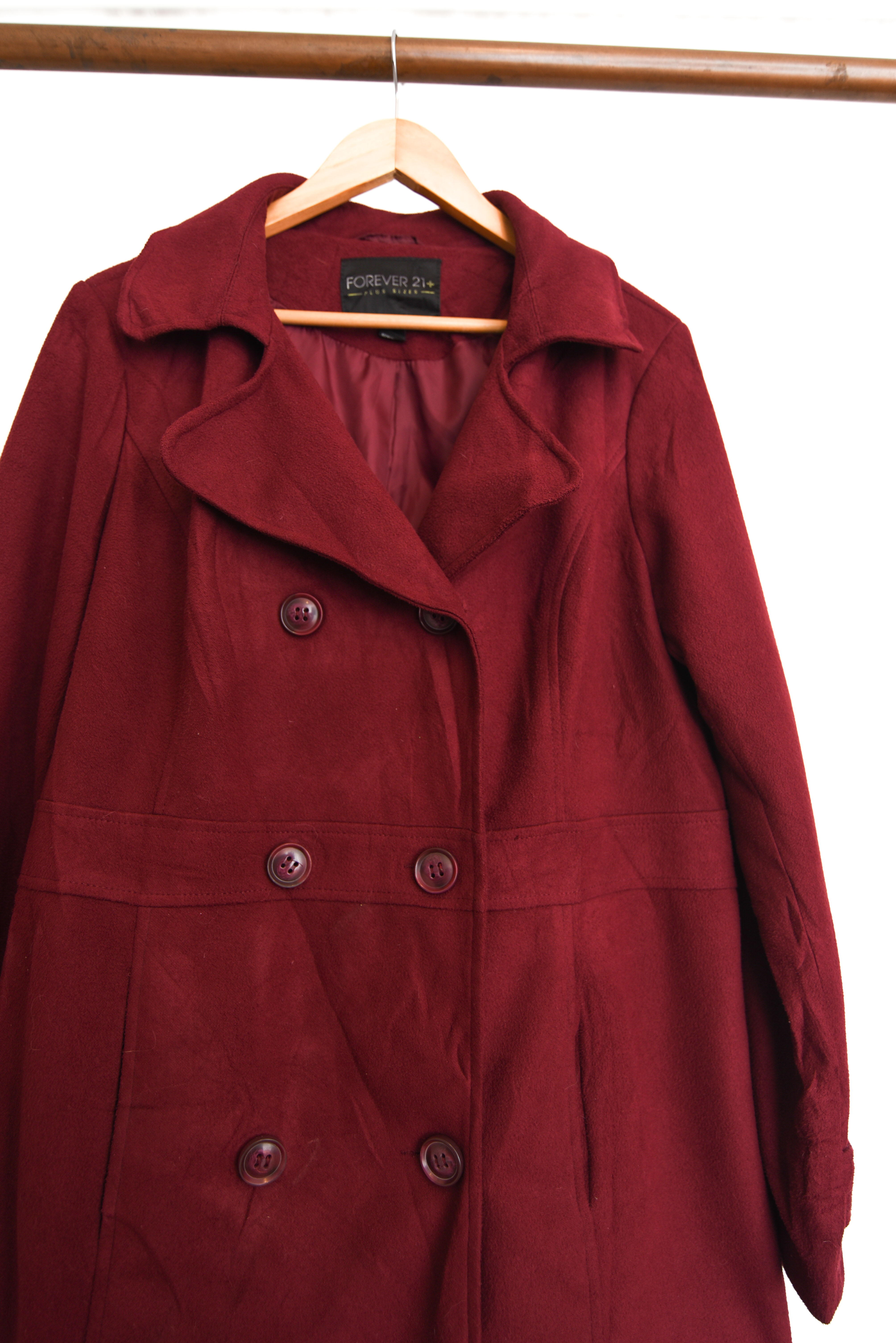 Abrigo burdeo plus size