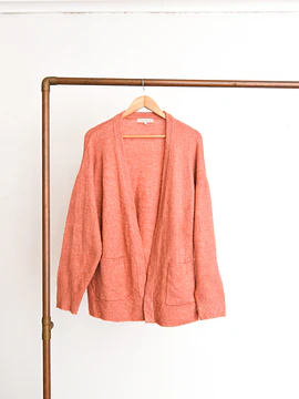 Cardigan tapado coral