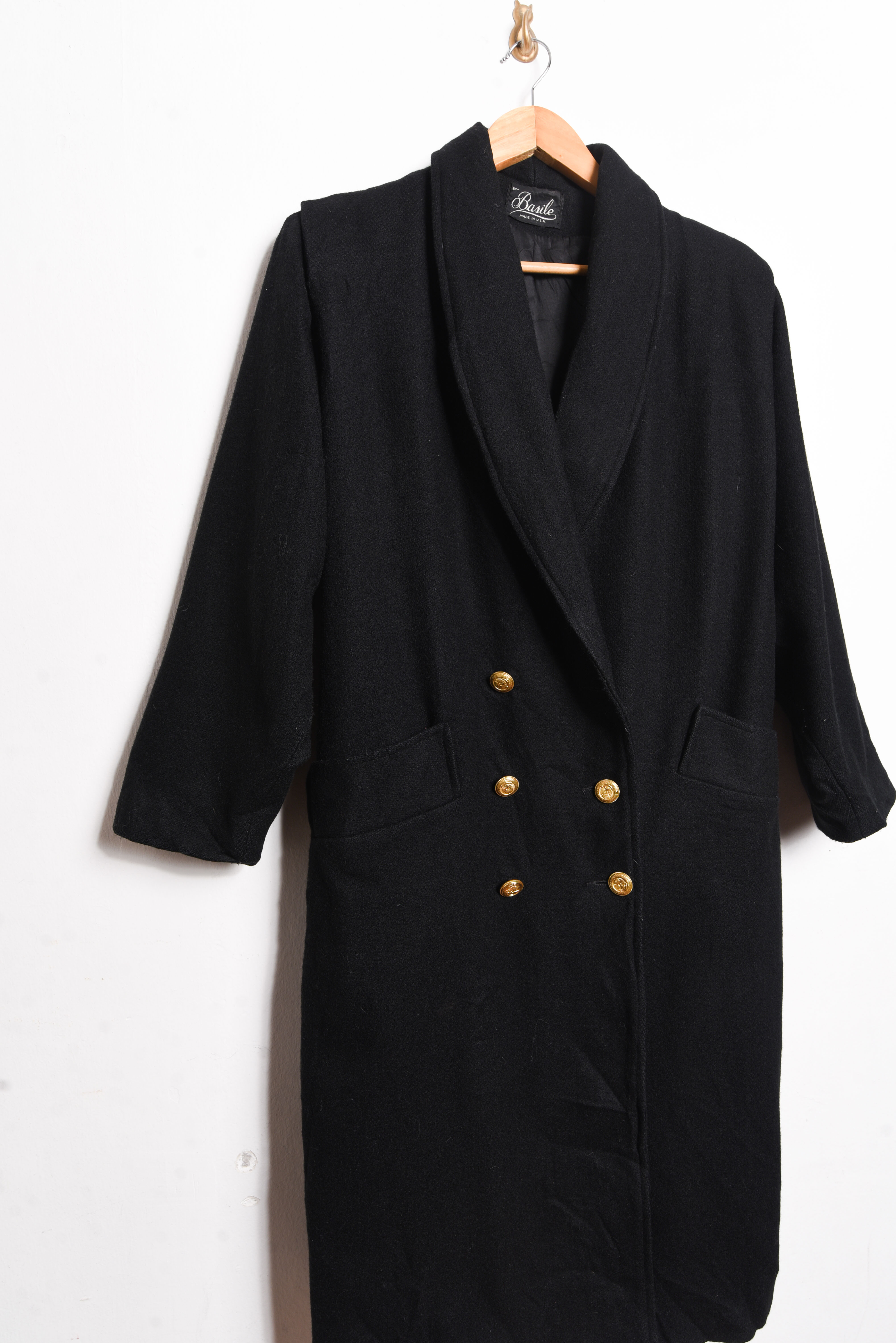 Abrigo largo negro vintage botones dorados