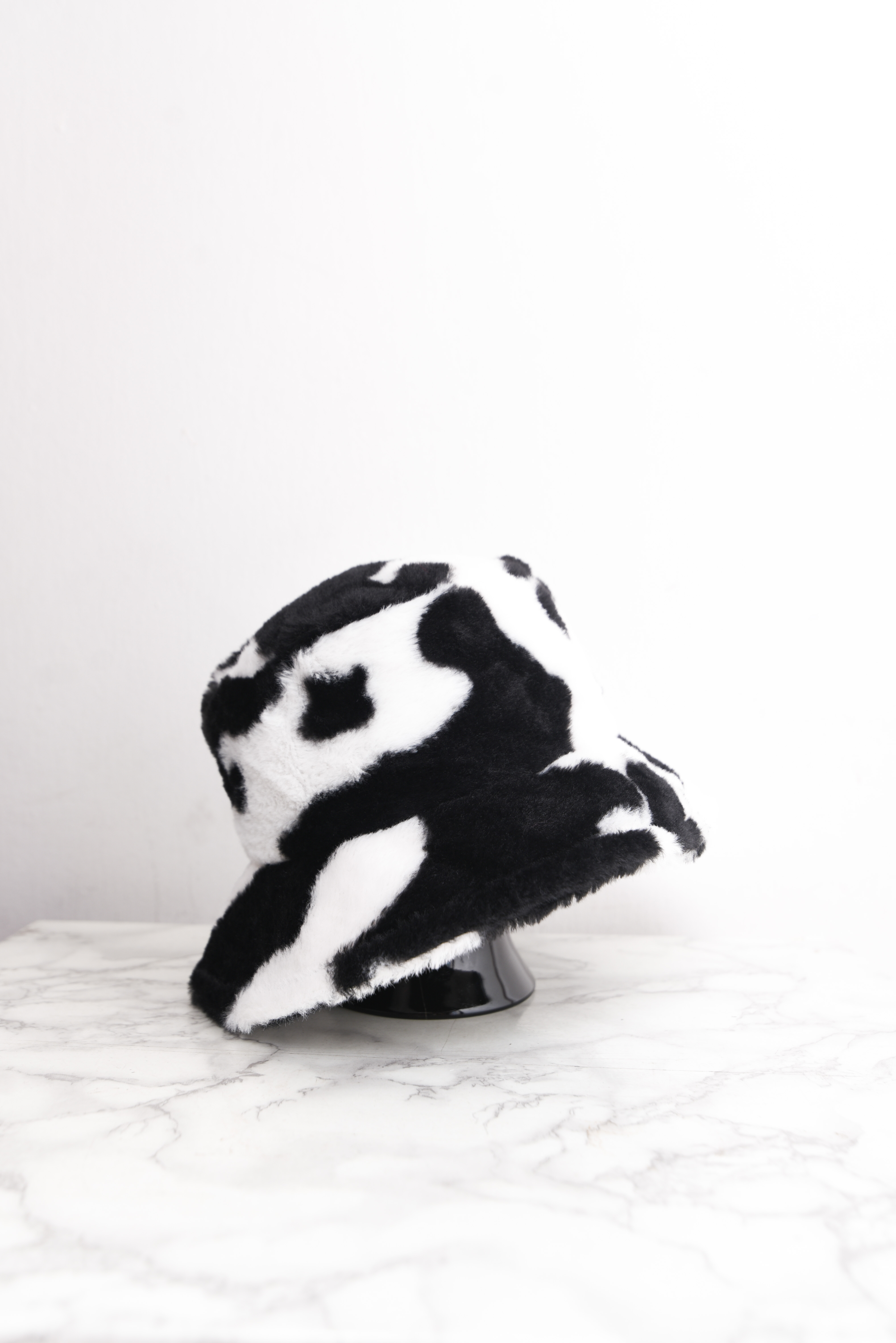 Bucket hat cow print furry