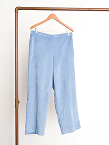 Pantalón cotelé celeste pastel