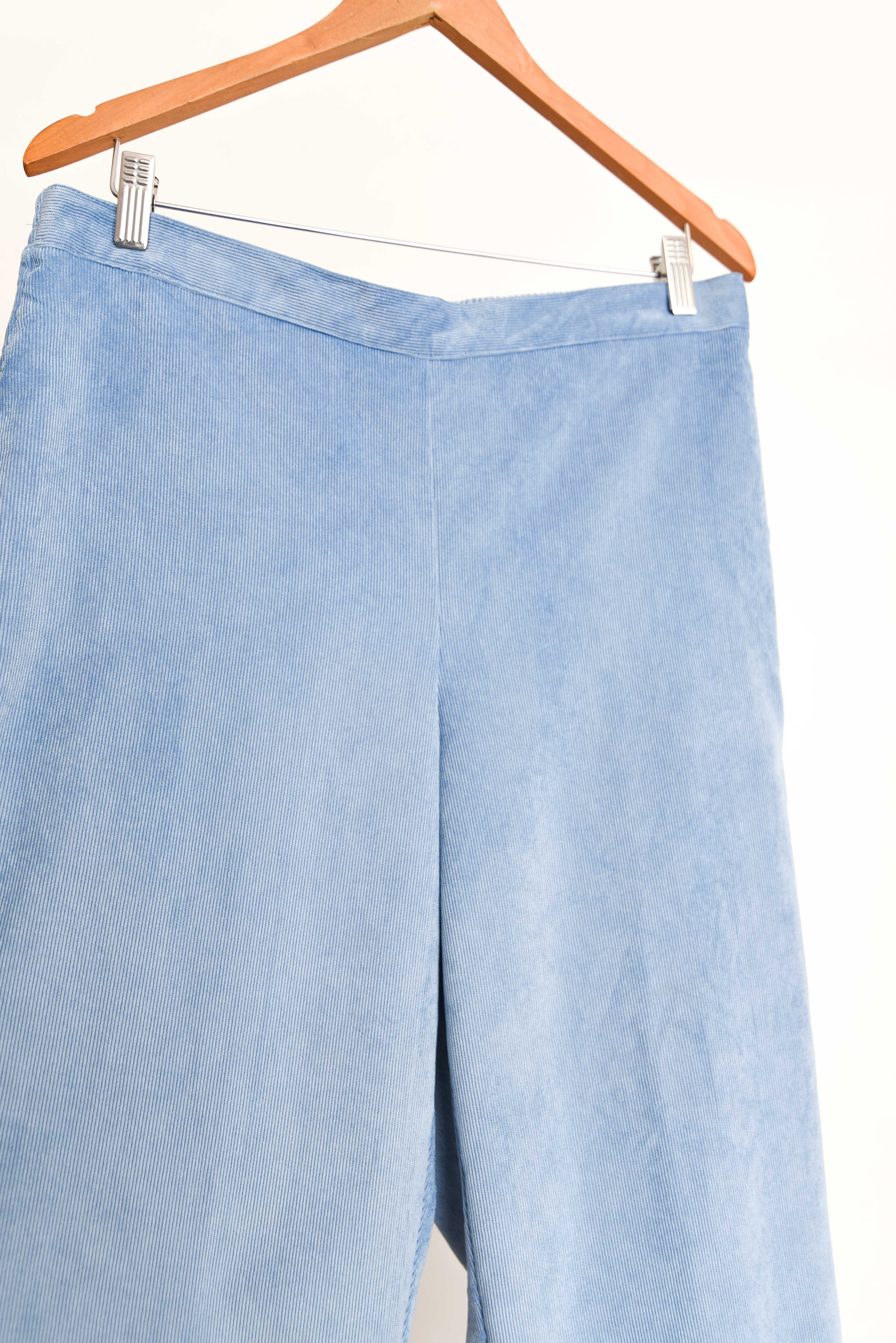 Pantalón cotelé celeste pastel