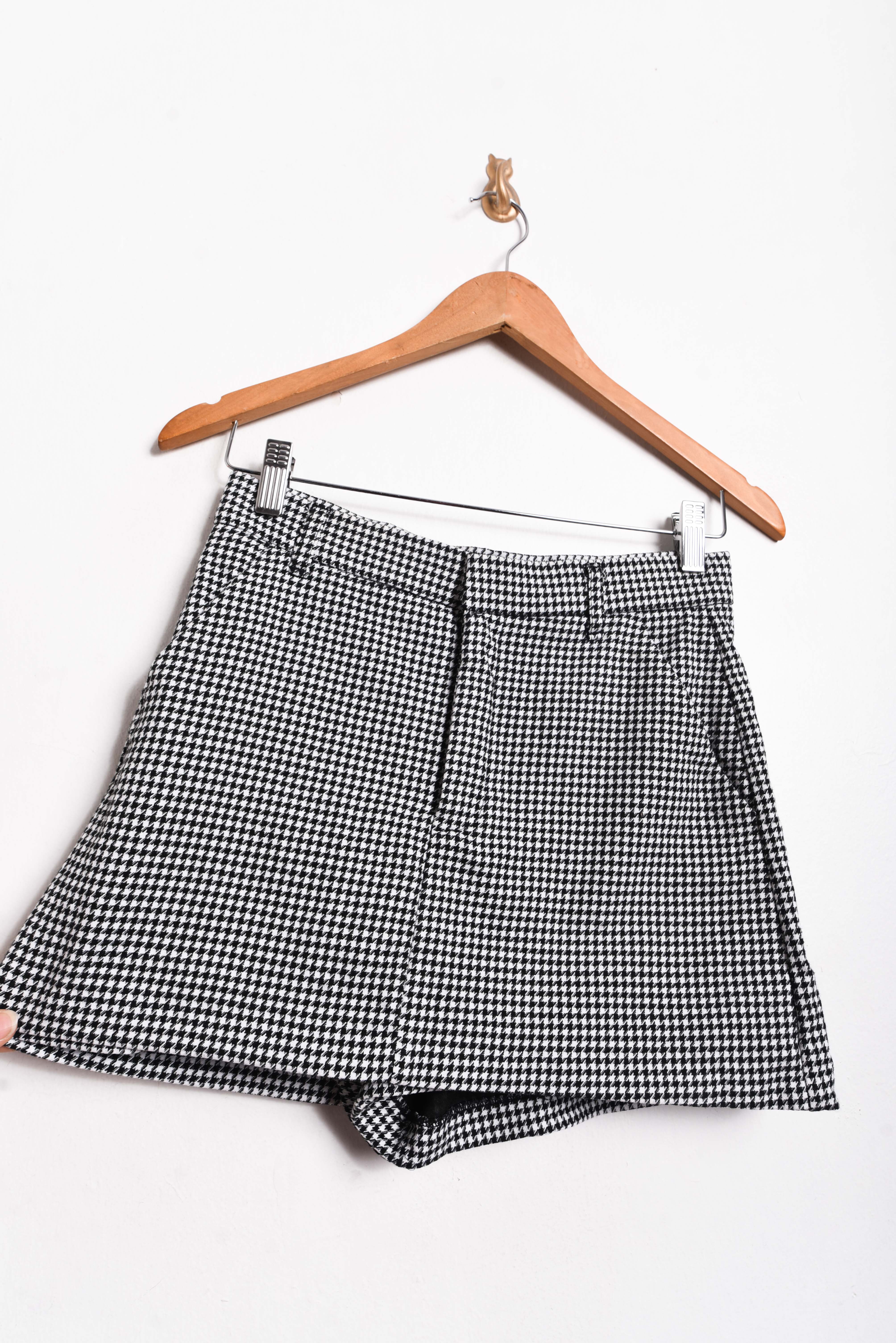 Falda short pata de gallo b&w