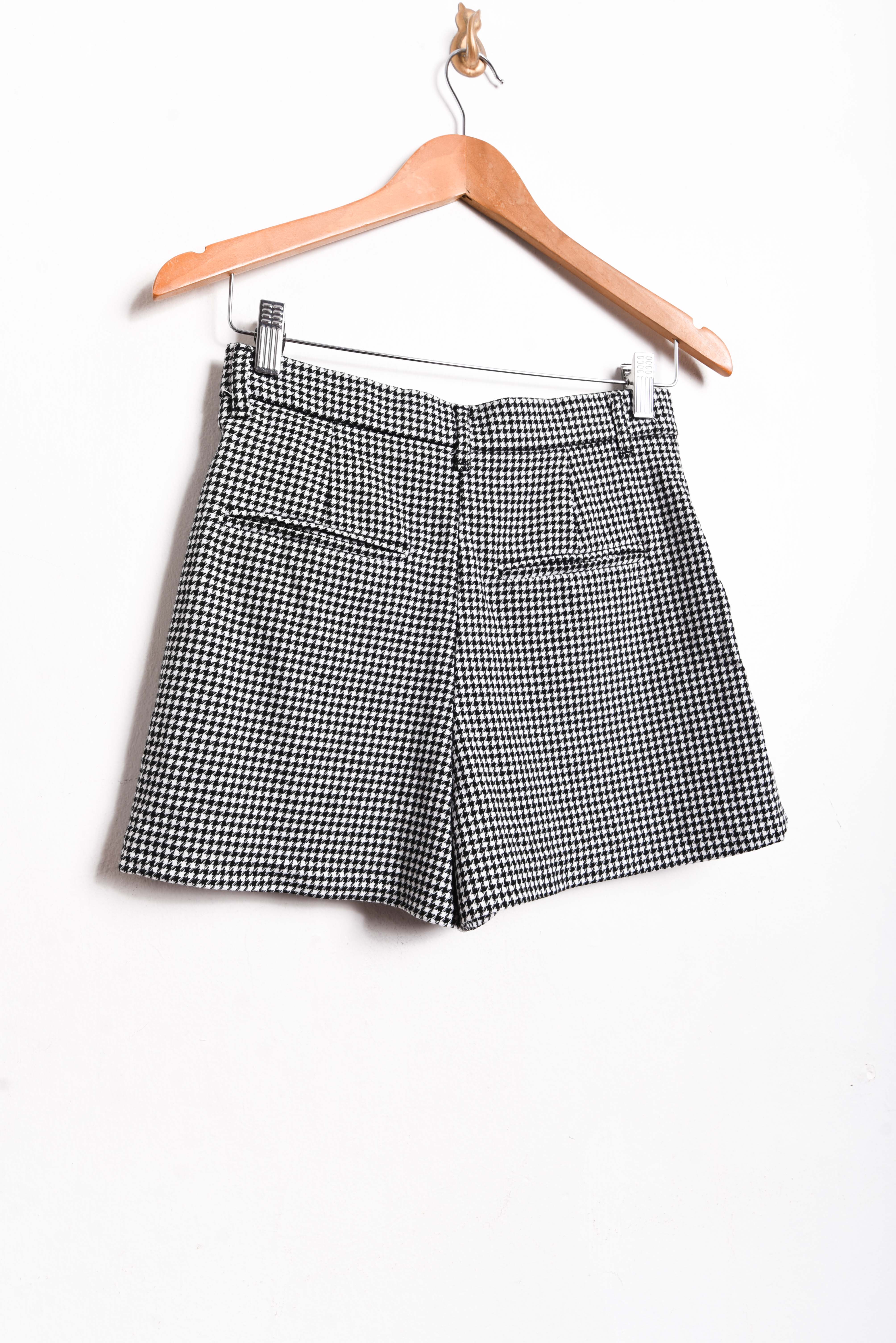 Falda short pata de gallo b&w