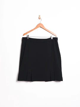 Falda negra formal pliegues