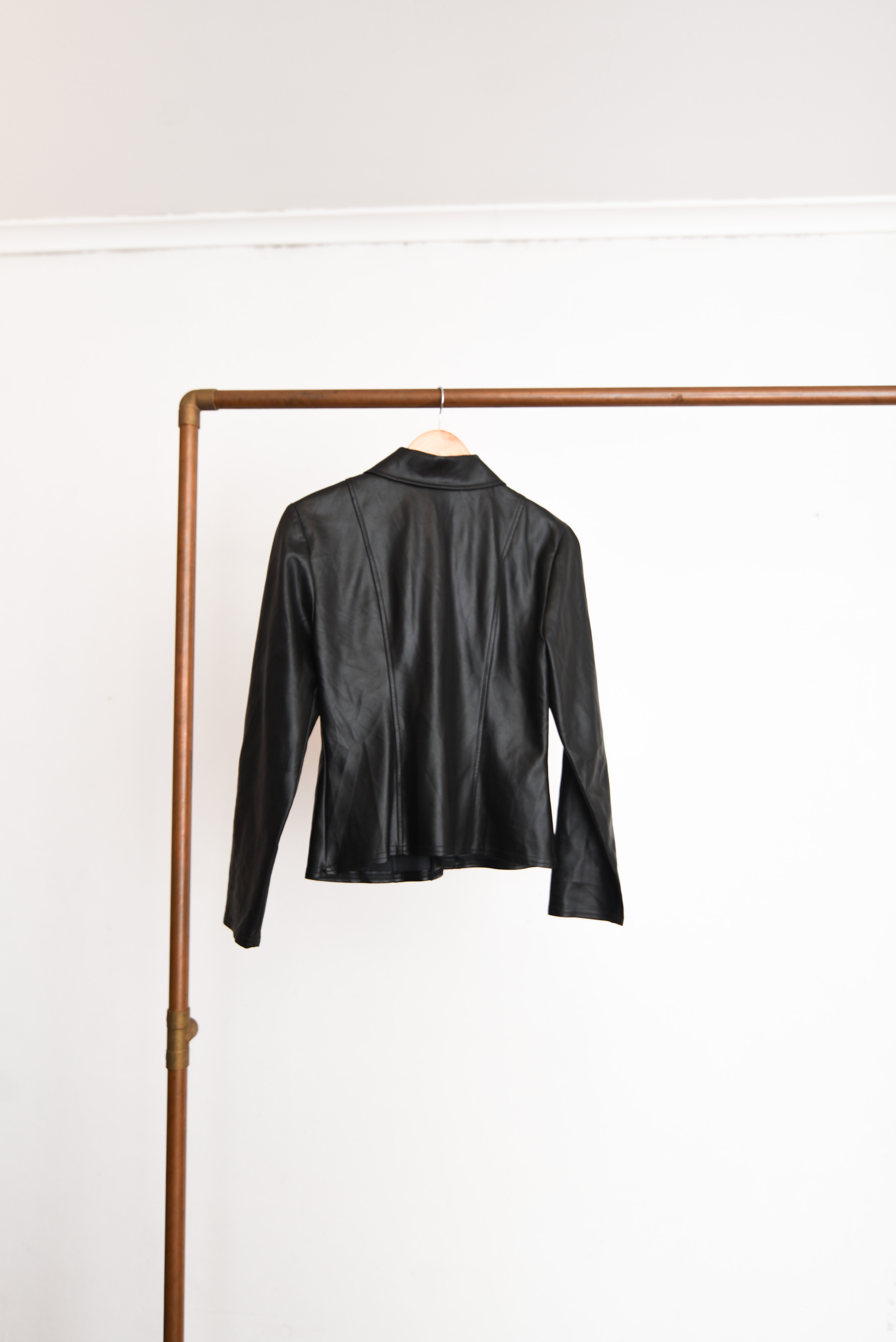 Chaqueta ecocuero y2k