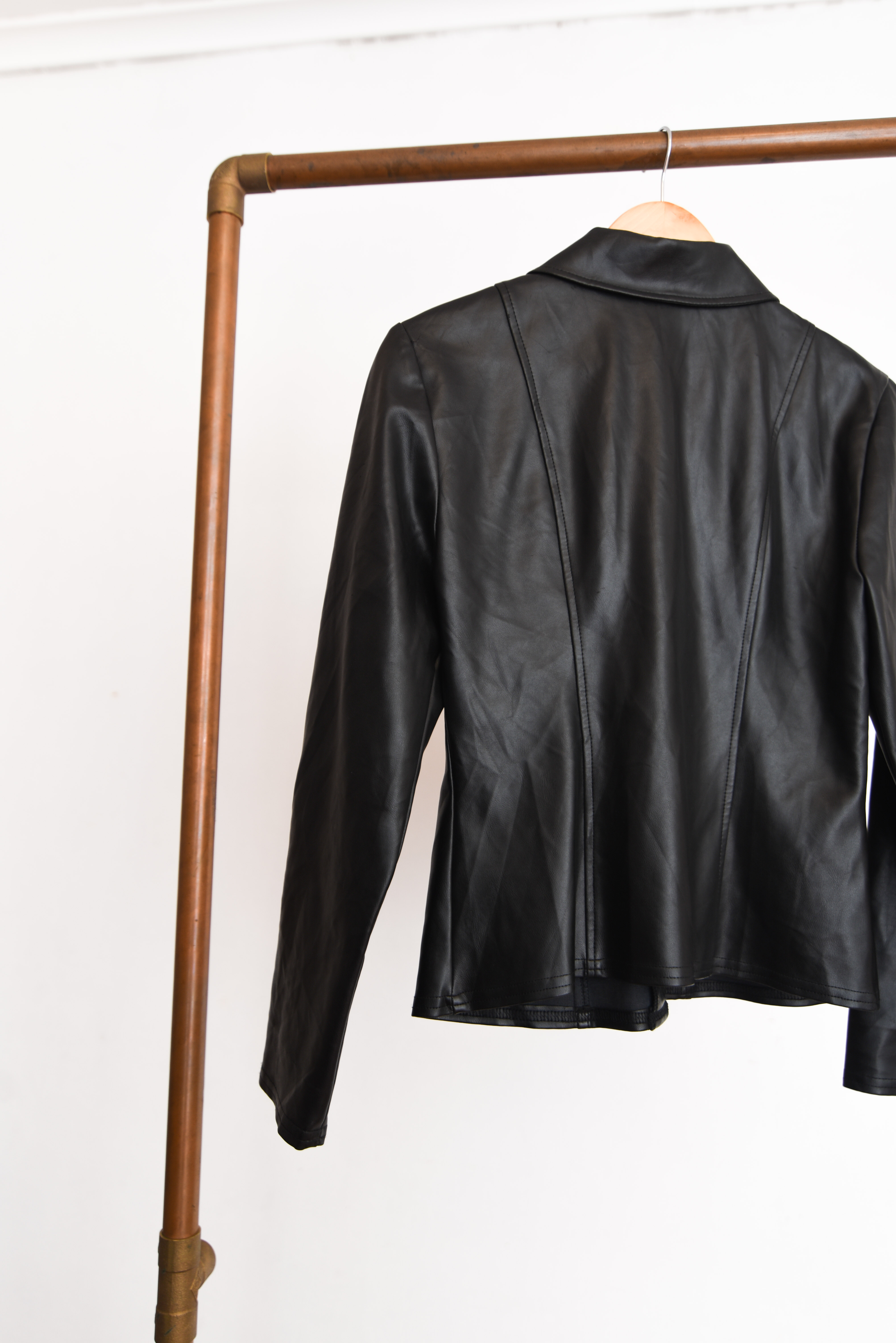 Chaqueta ecocuero y2k