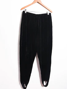 Pantalón negro plush fuseau
