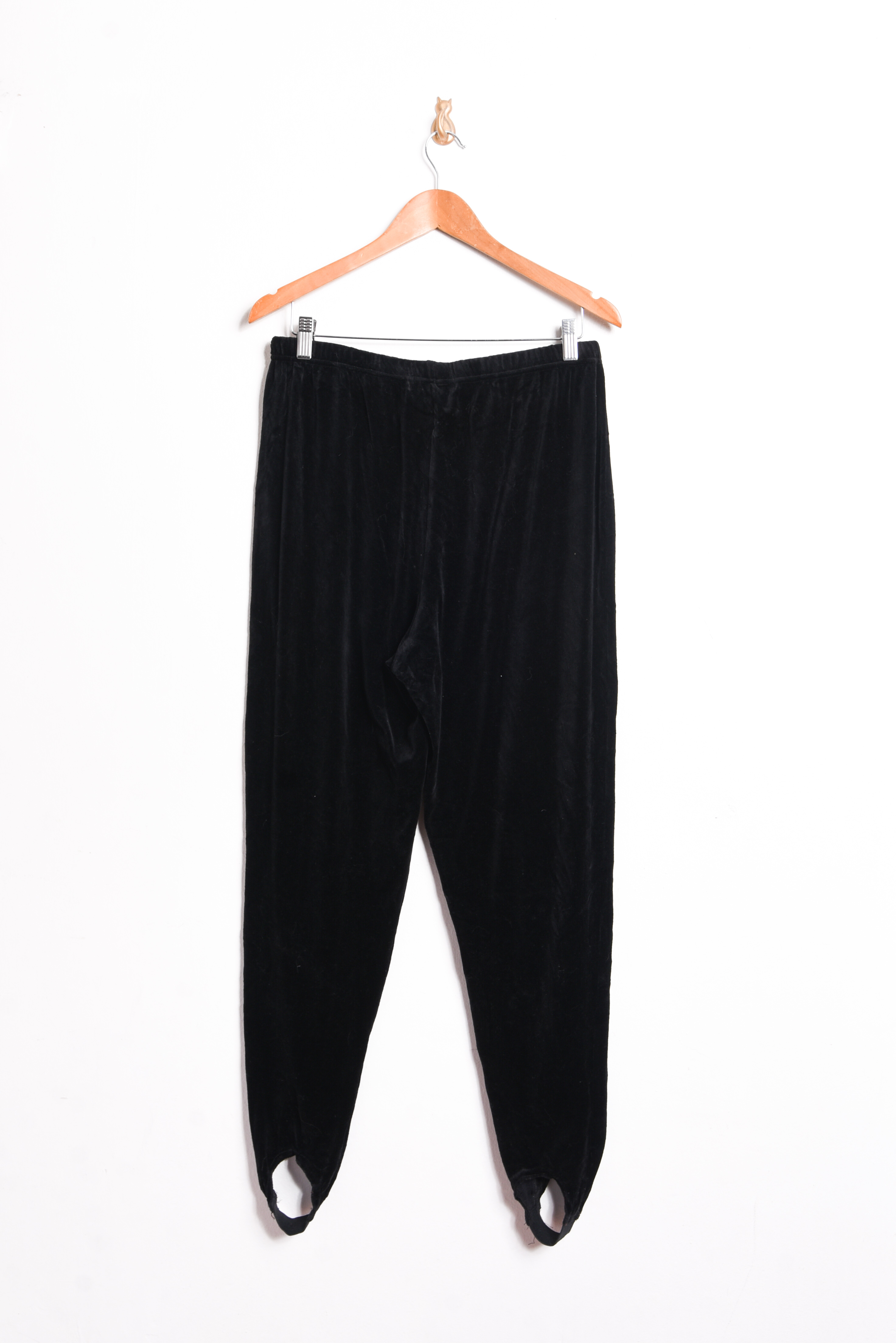 Pantalón negro plush fuseau