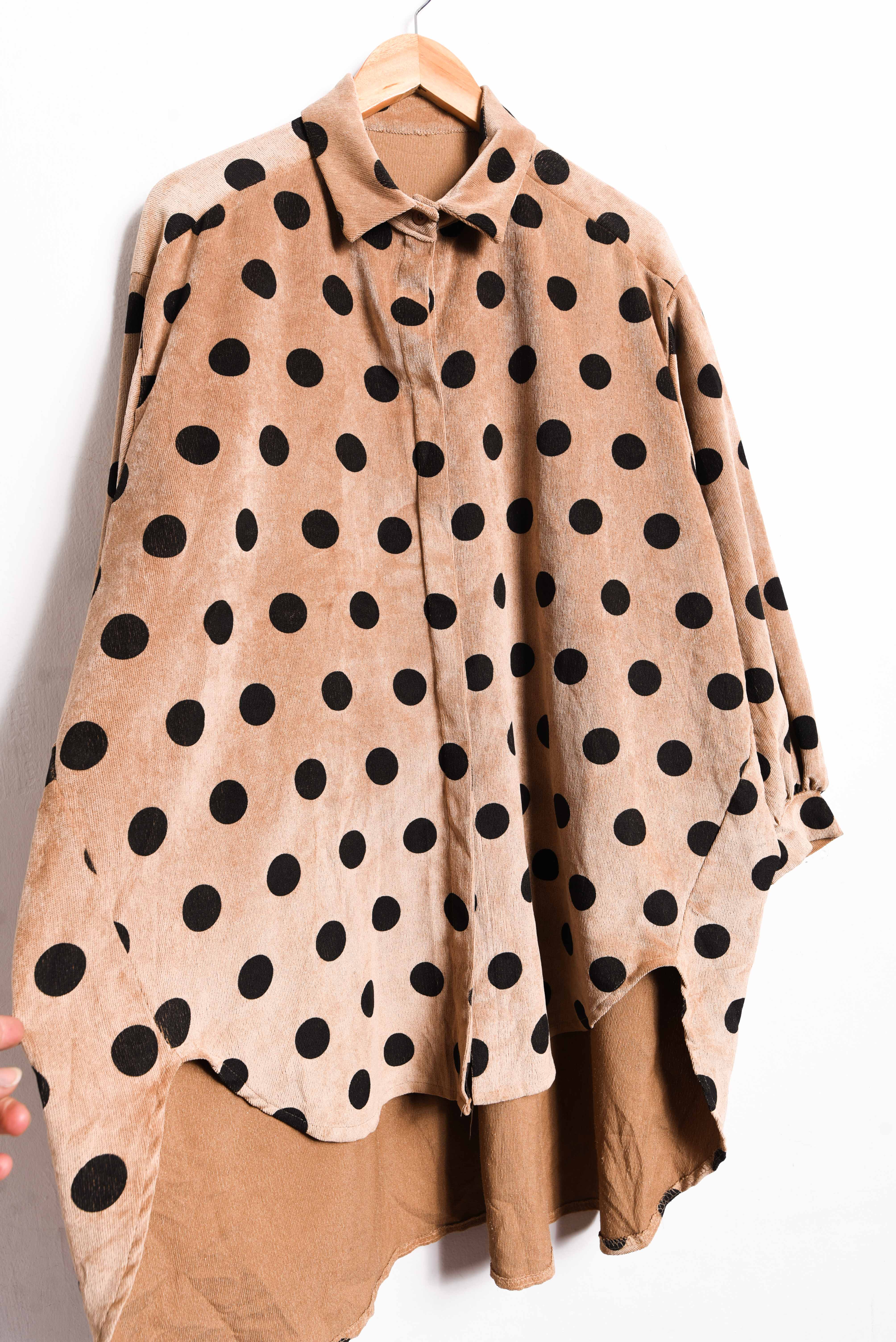Vestido camisero lunares asimétrico