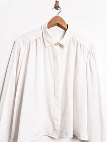 Blusa marfil flores satinadas vintage