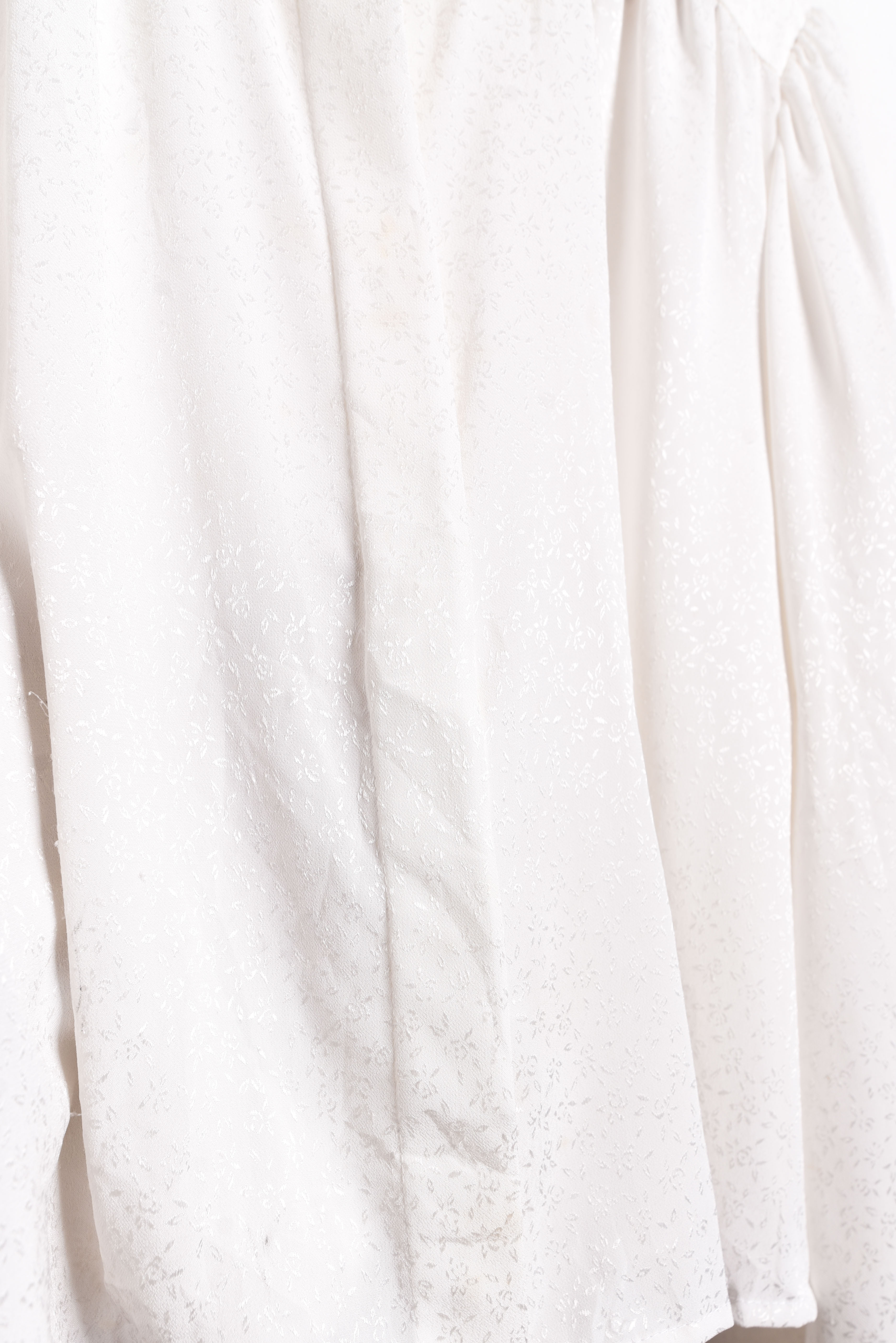 Blusa marfil flores satinadas vintage