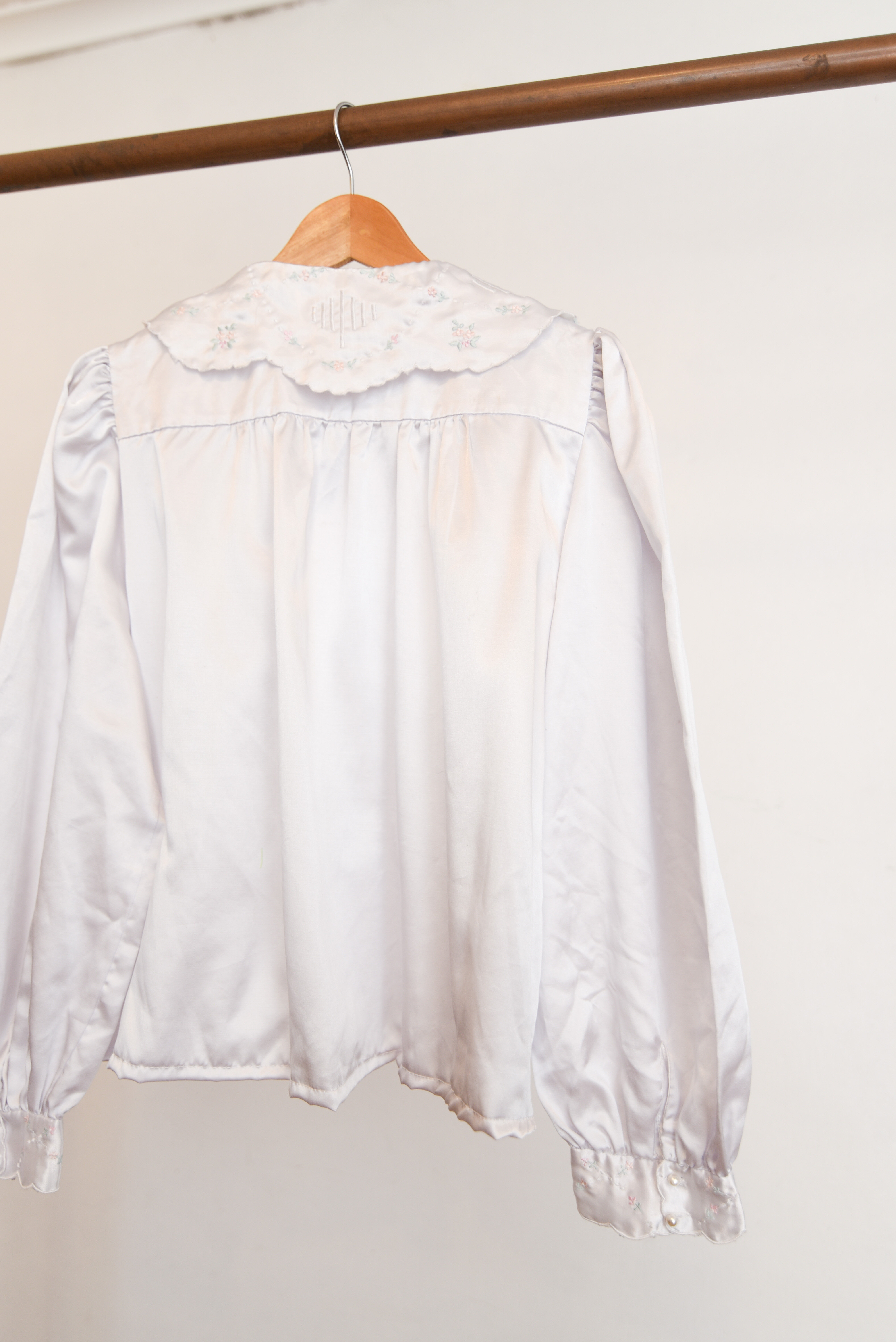 Blusa romántica vintage reworked vntg cat