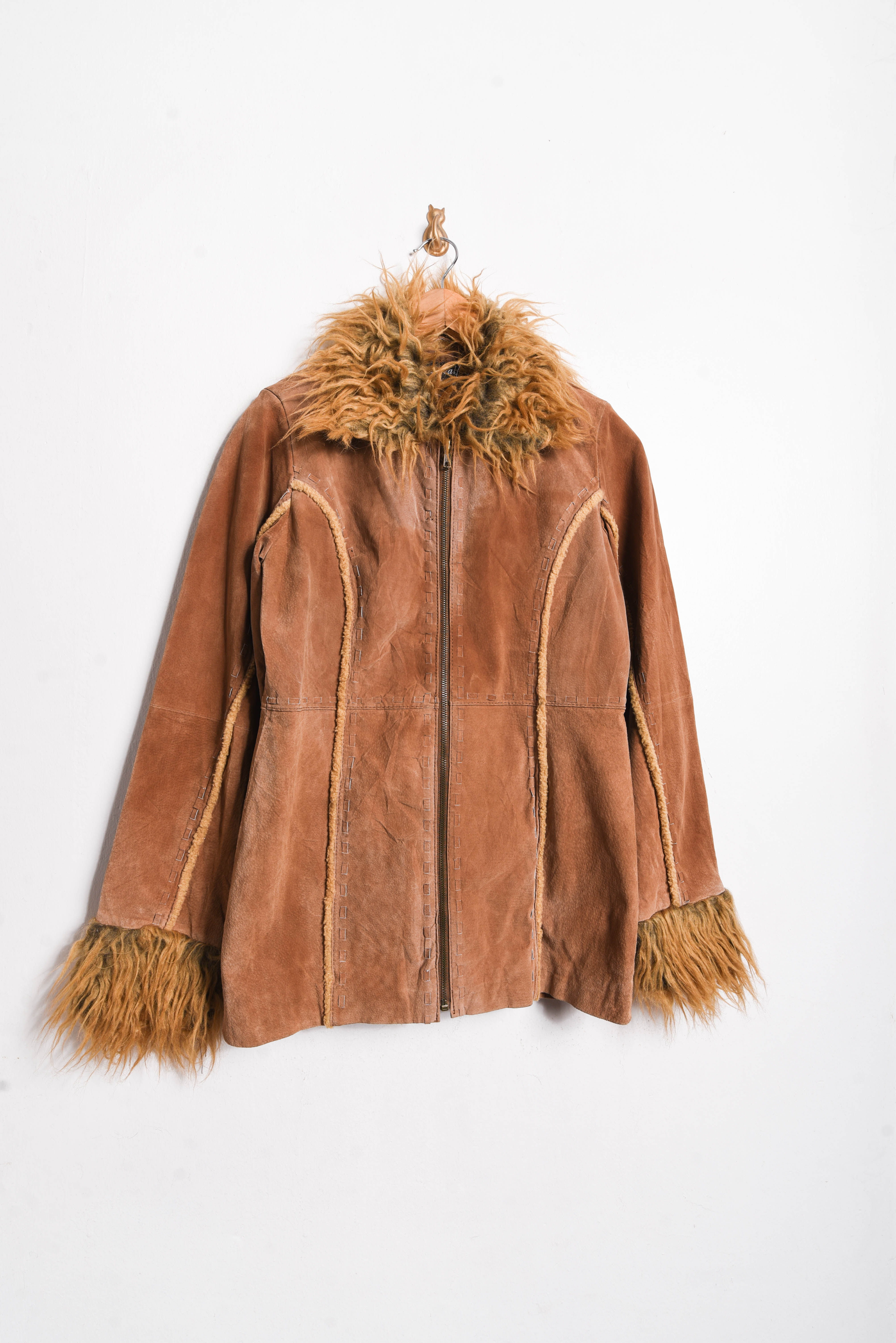 Chaqueta gamuza furry y2k