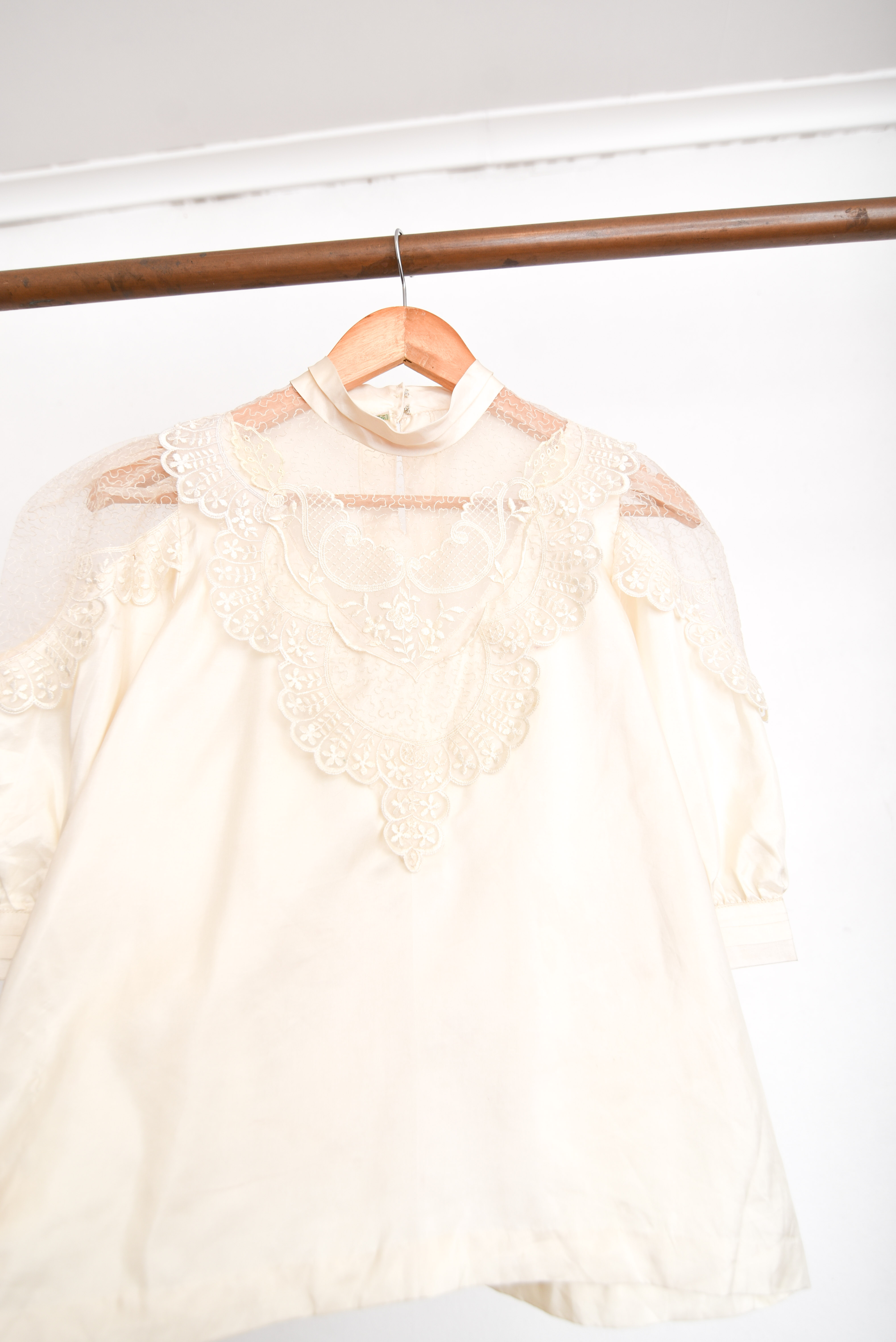 Blusa marfil vintage romántica globo