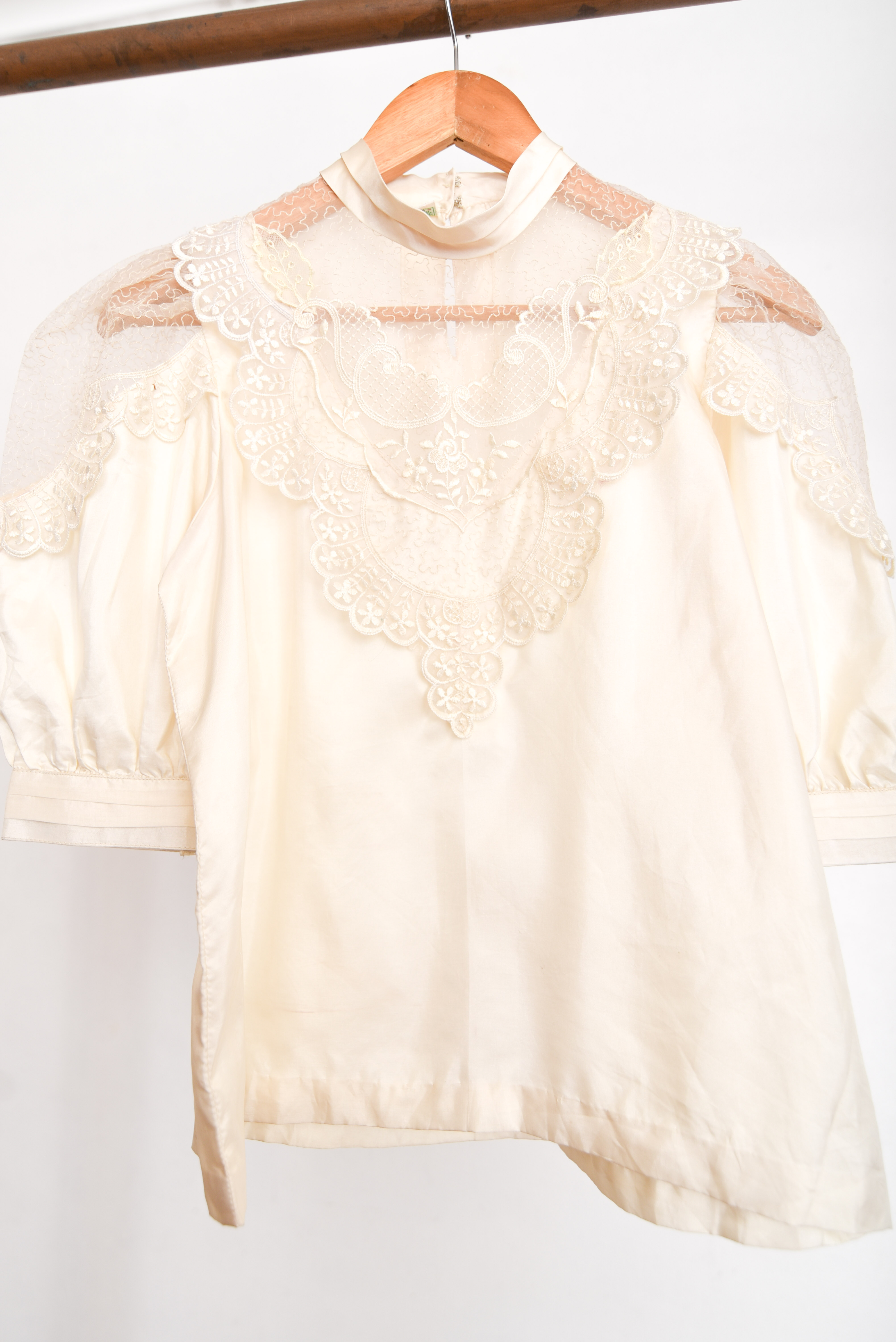Blusa marfil vintage romántica globo