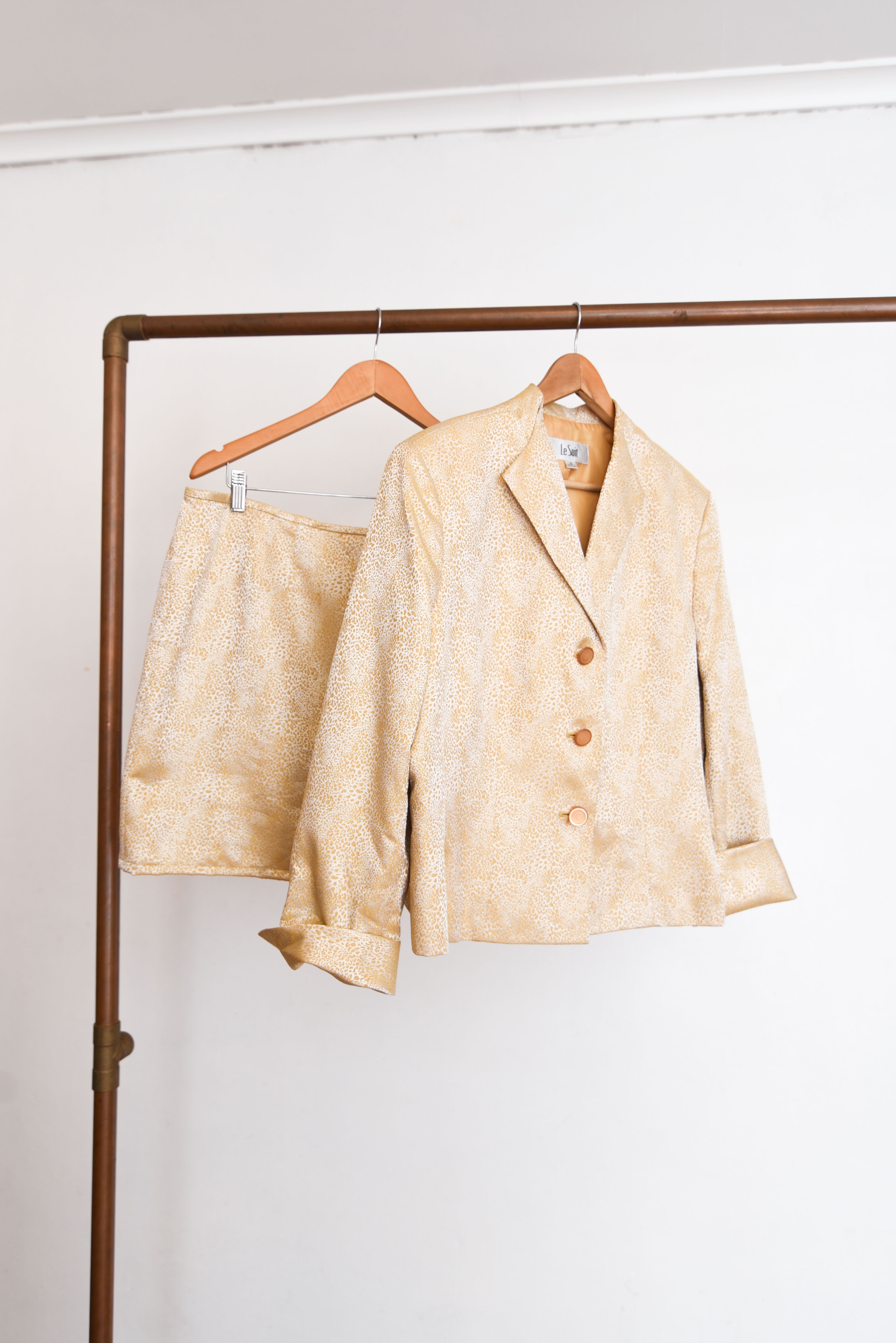 Power suit brocato golden