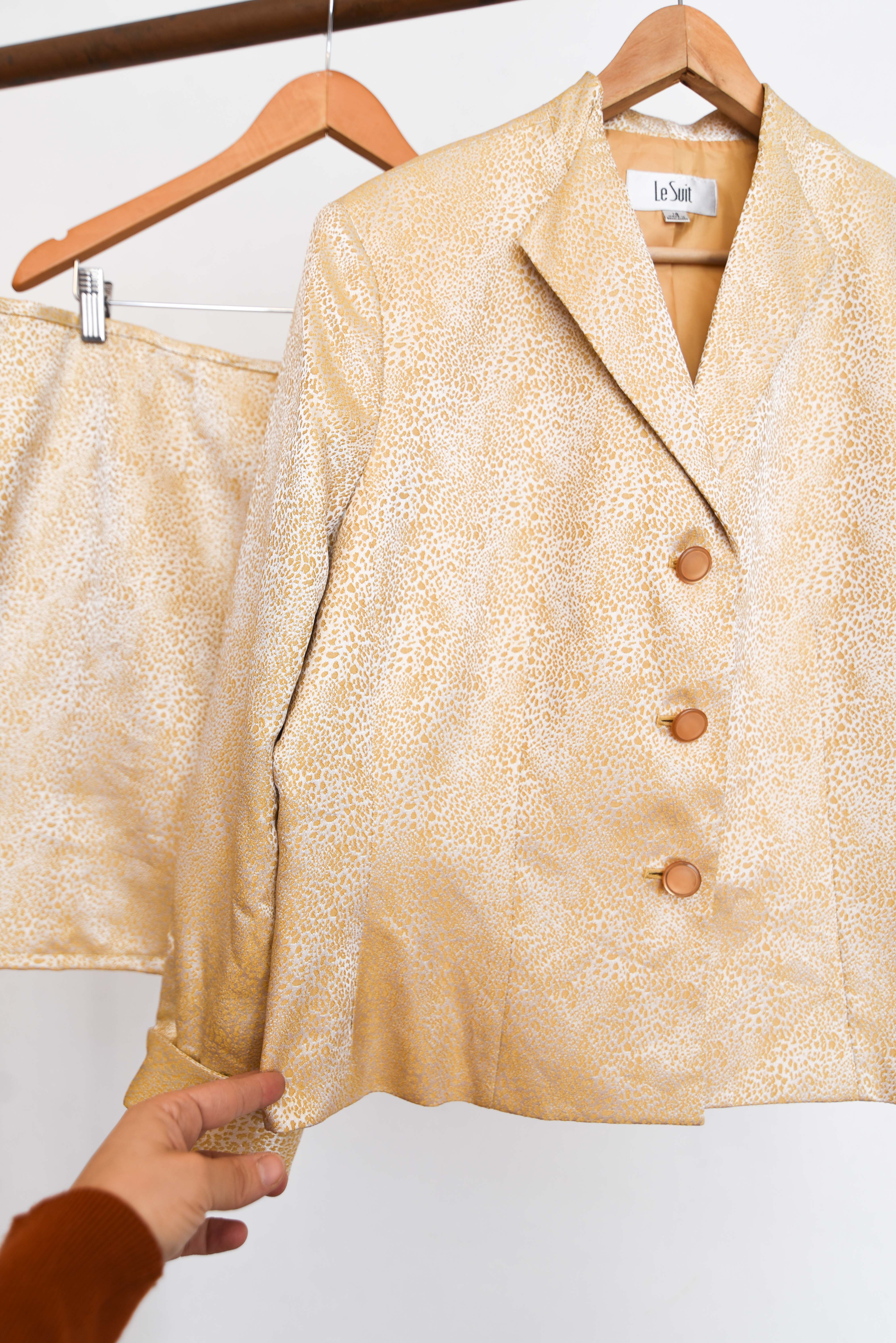 Power suit brocato golden