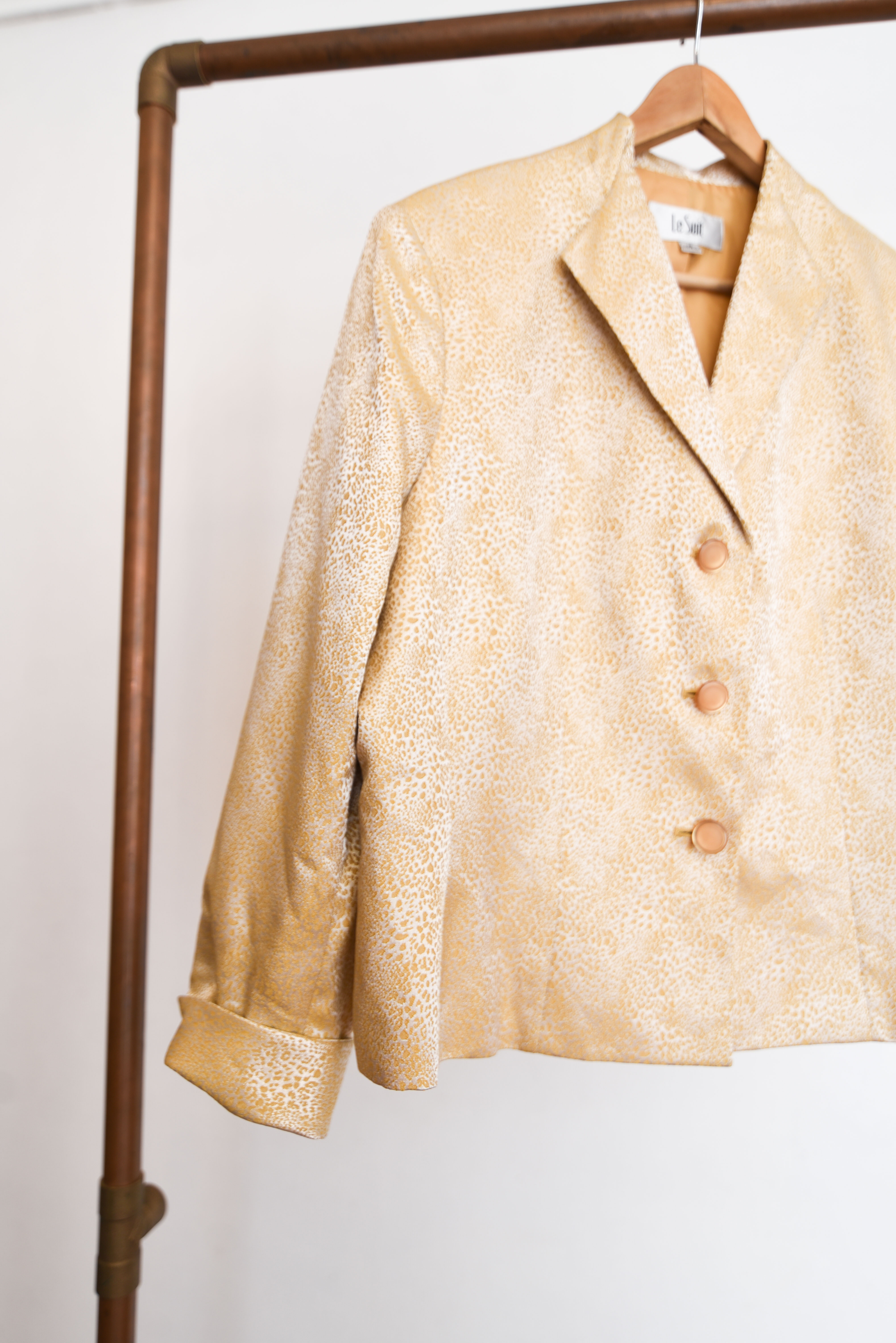 Power suit brocato golden