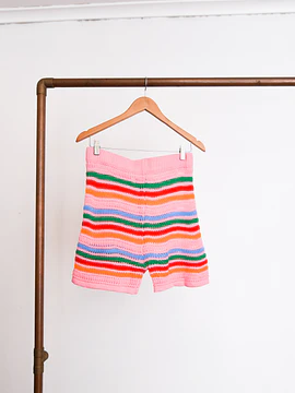 Short tejido rayado rosado