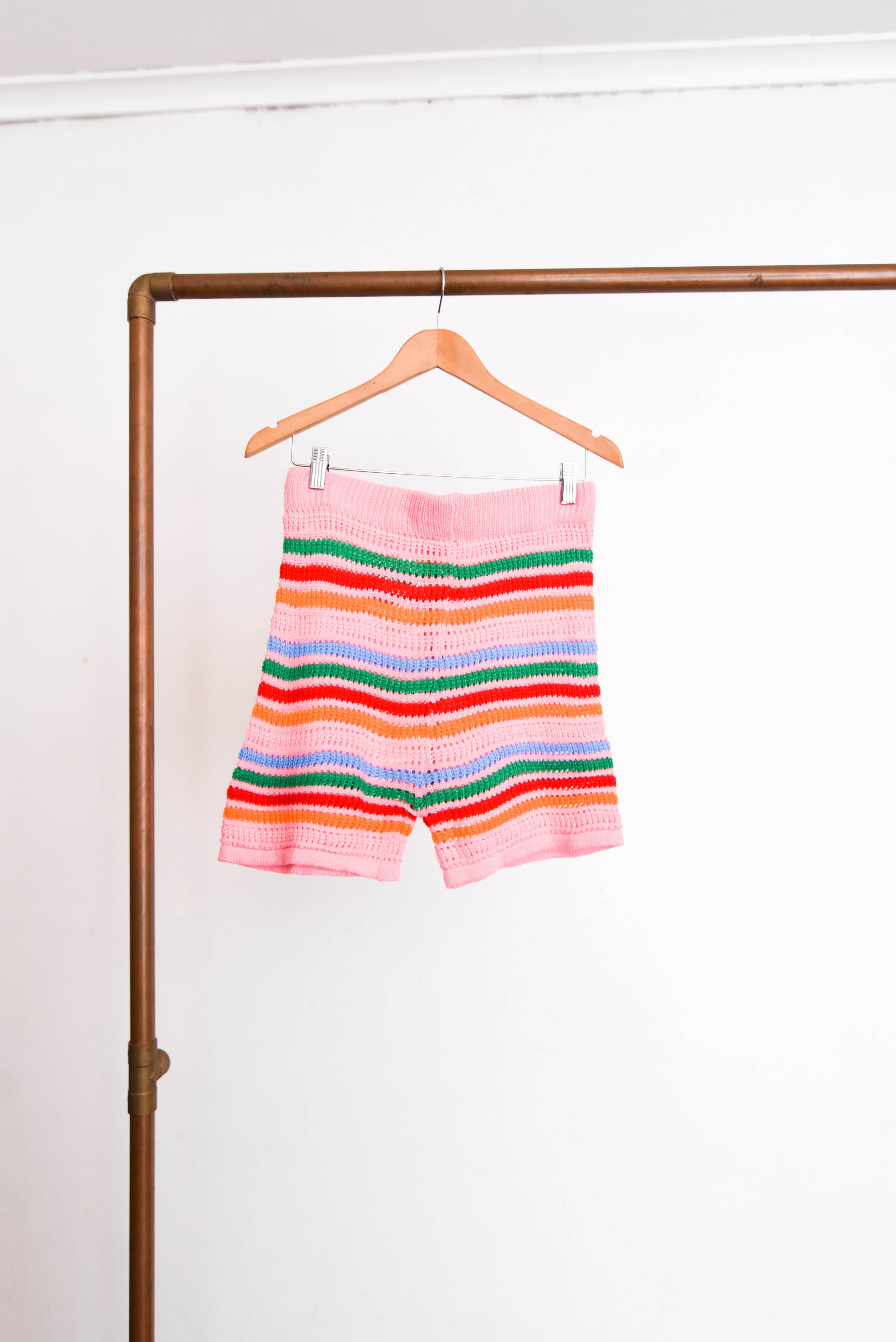 Short tejido rayado rosado