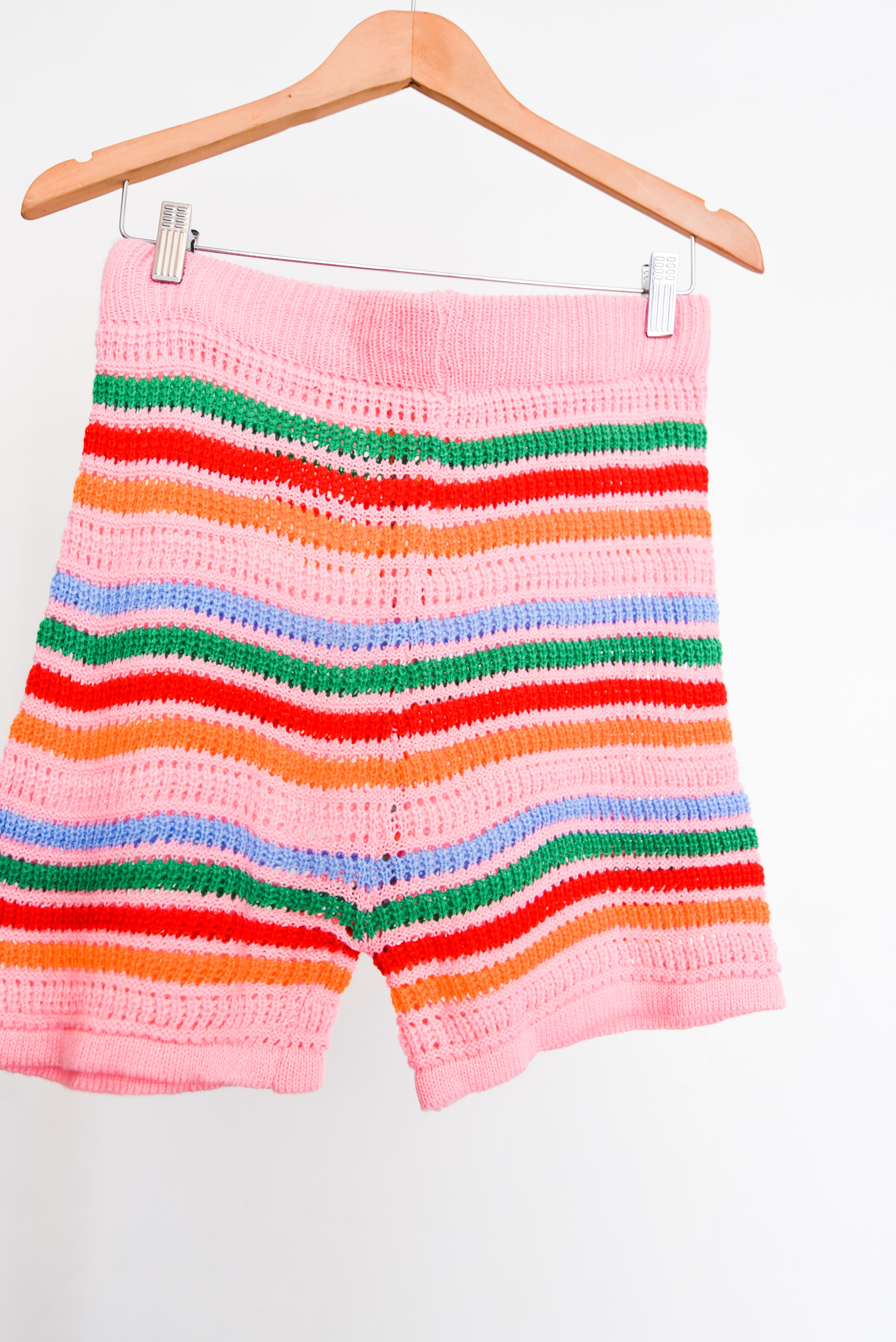 Short tejido rayado rosado