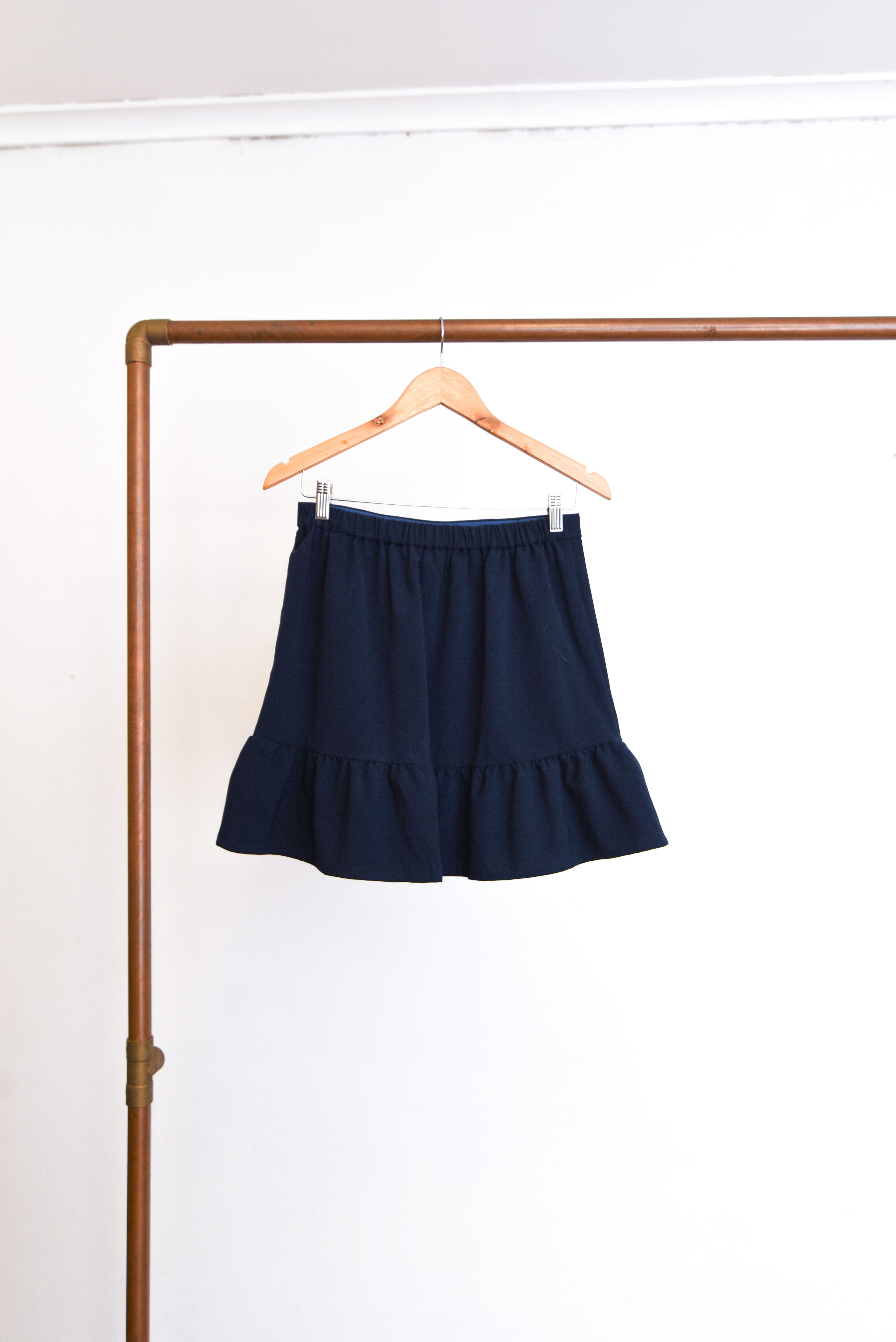Falda azul navy vuelos