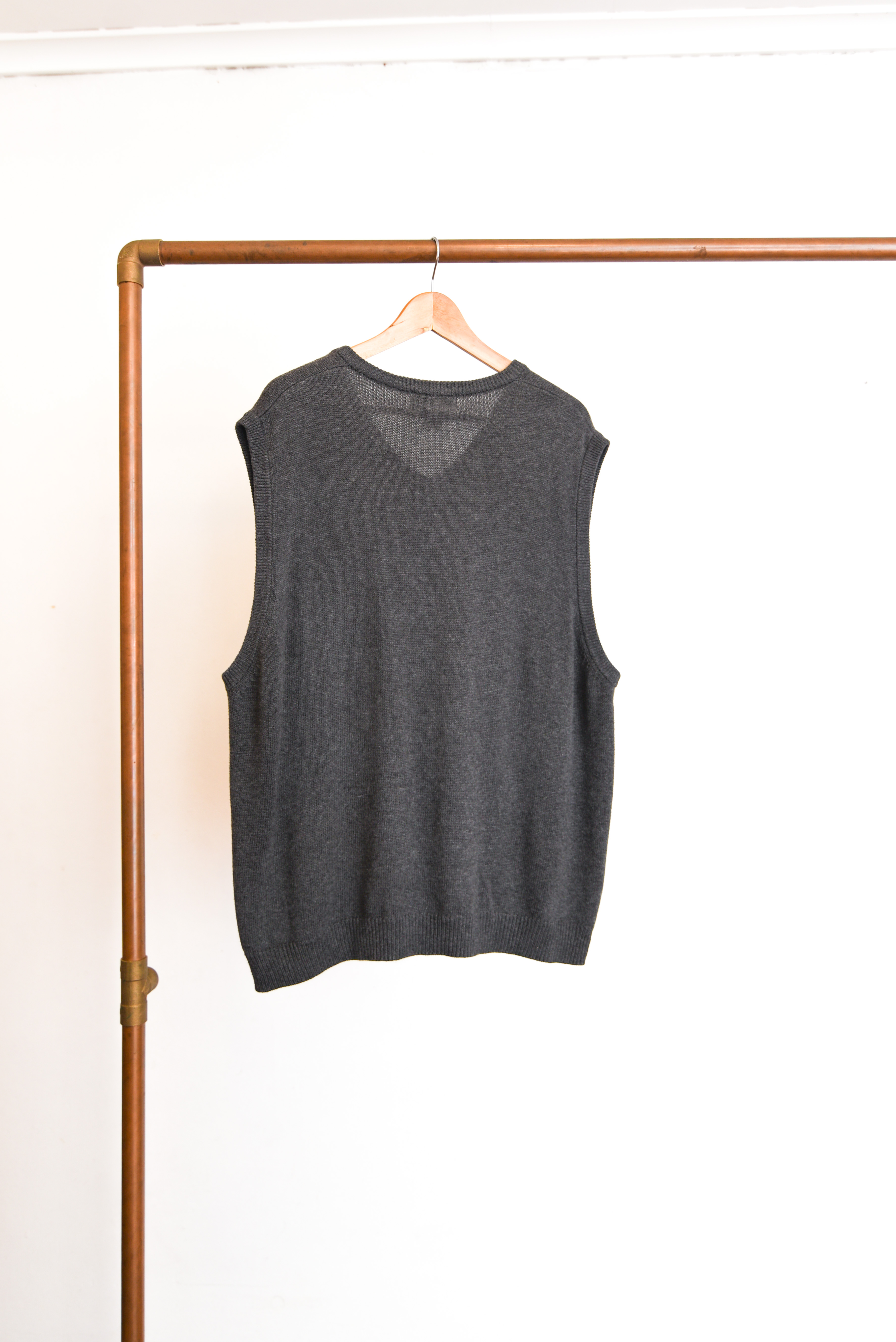 Sweater vest grafito 90s