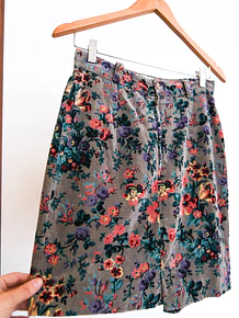 Falda gris floral tiro alto