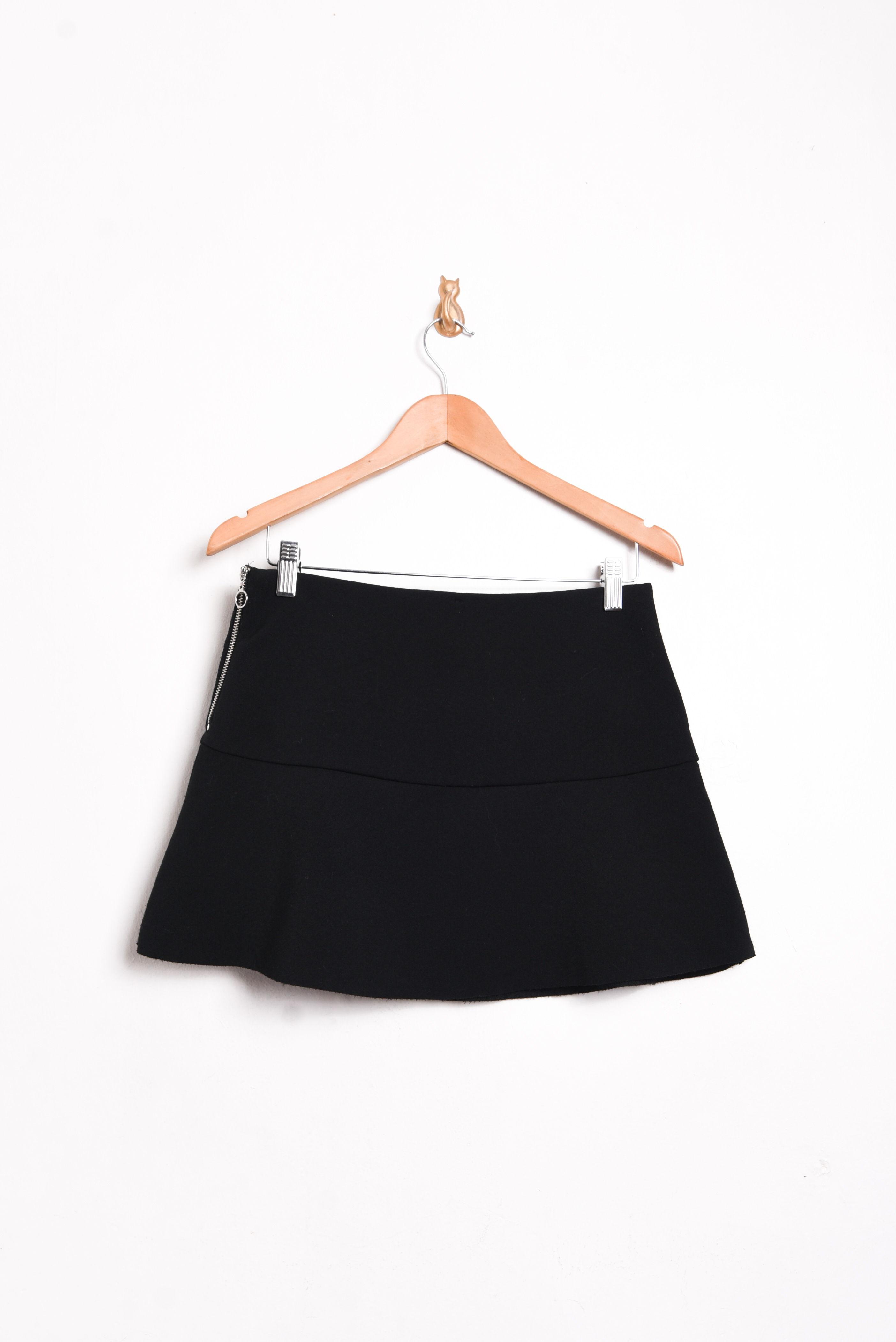 Mini falda negra volados