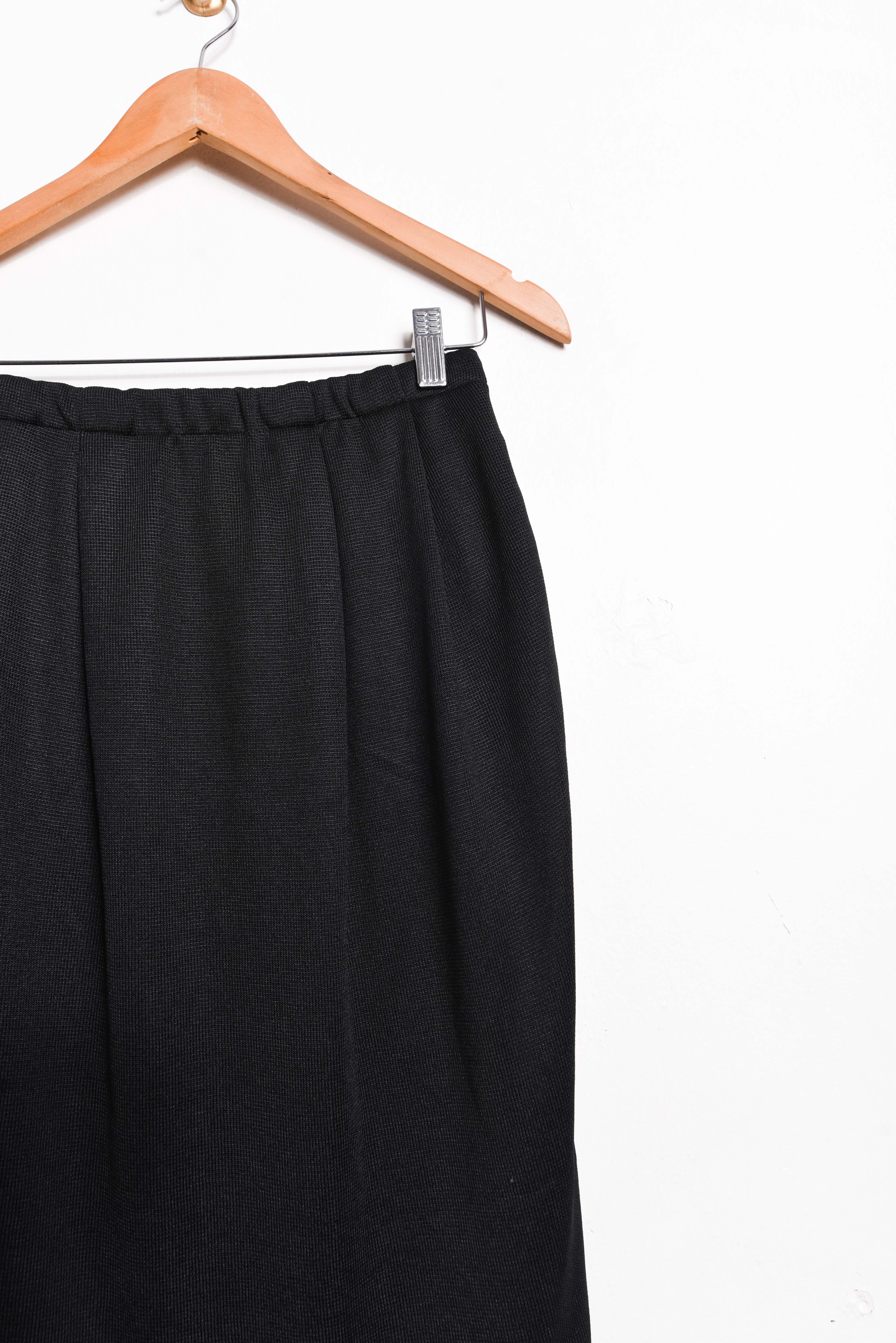 Falda negra knit 90s