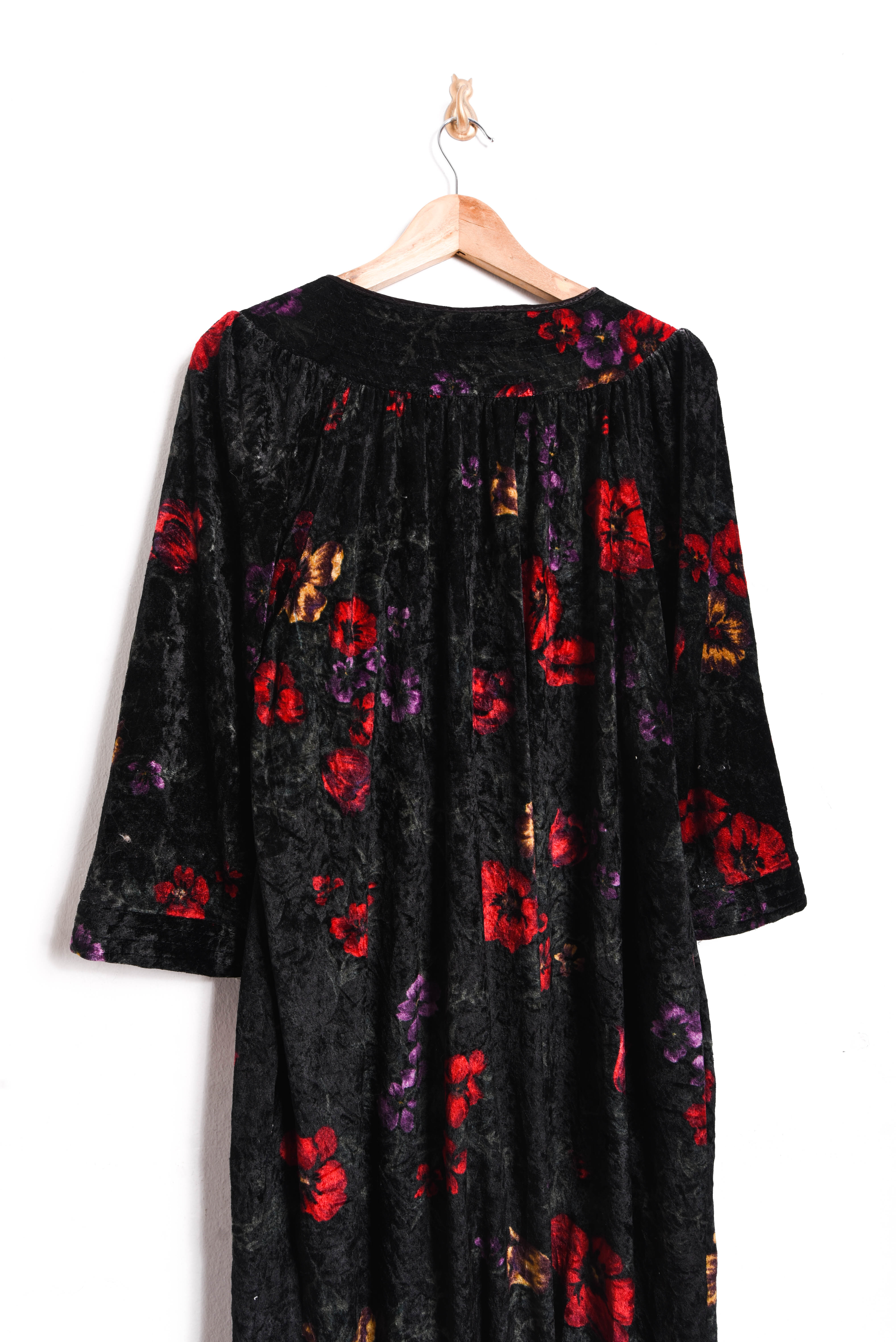 Camisola velvet floral vntg
