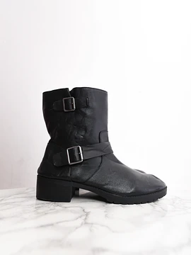 Botines negros eco cuero