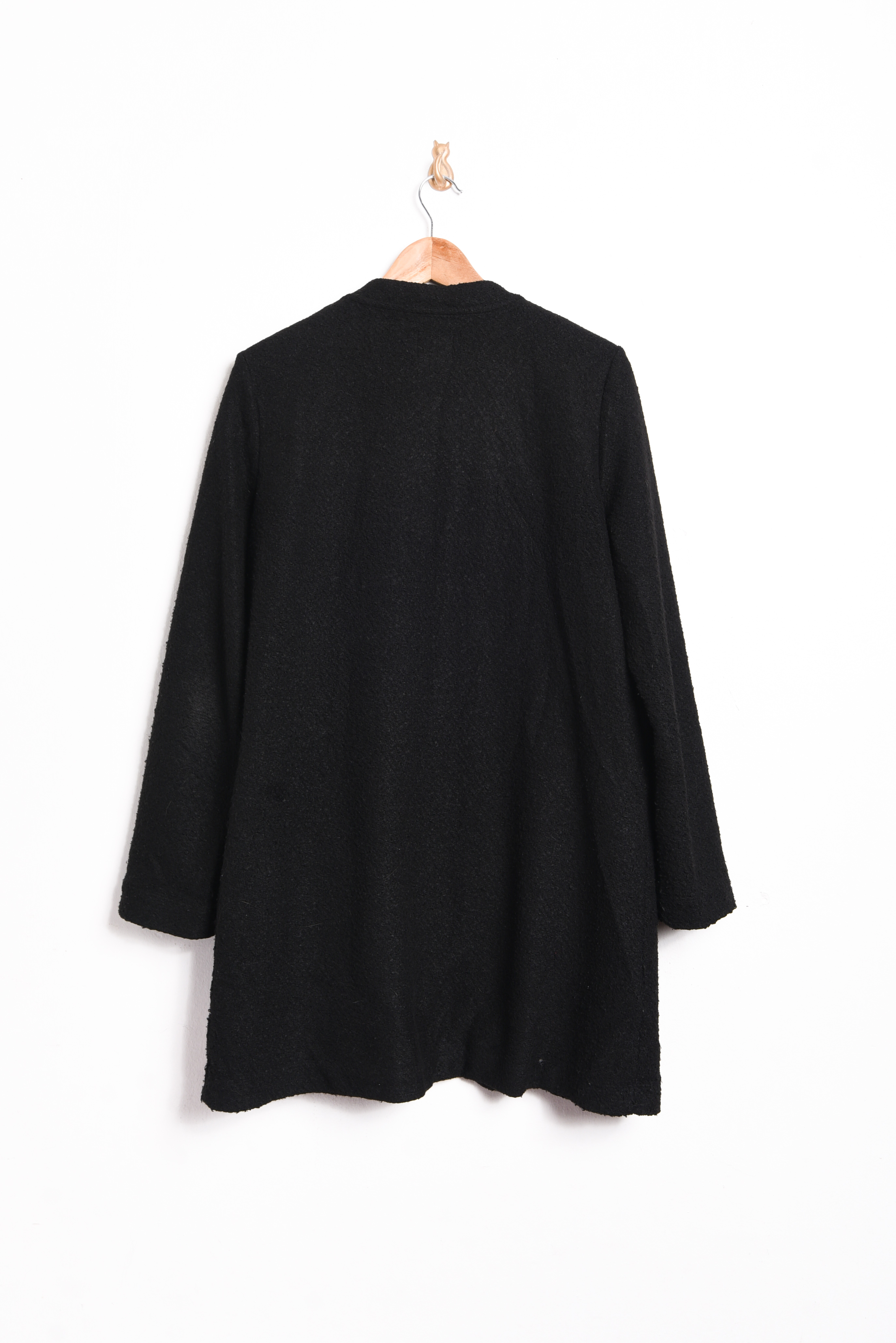 Chaqueta tipo tapado negro tejido