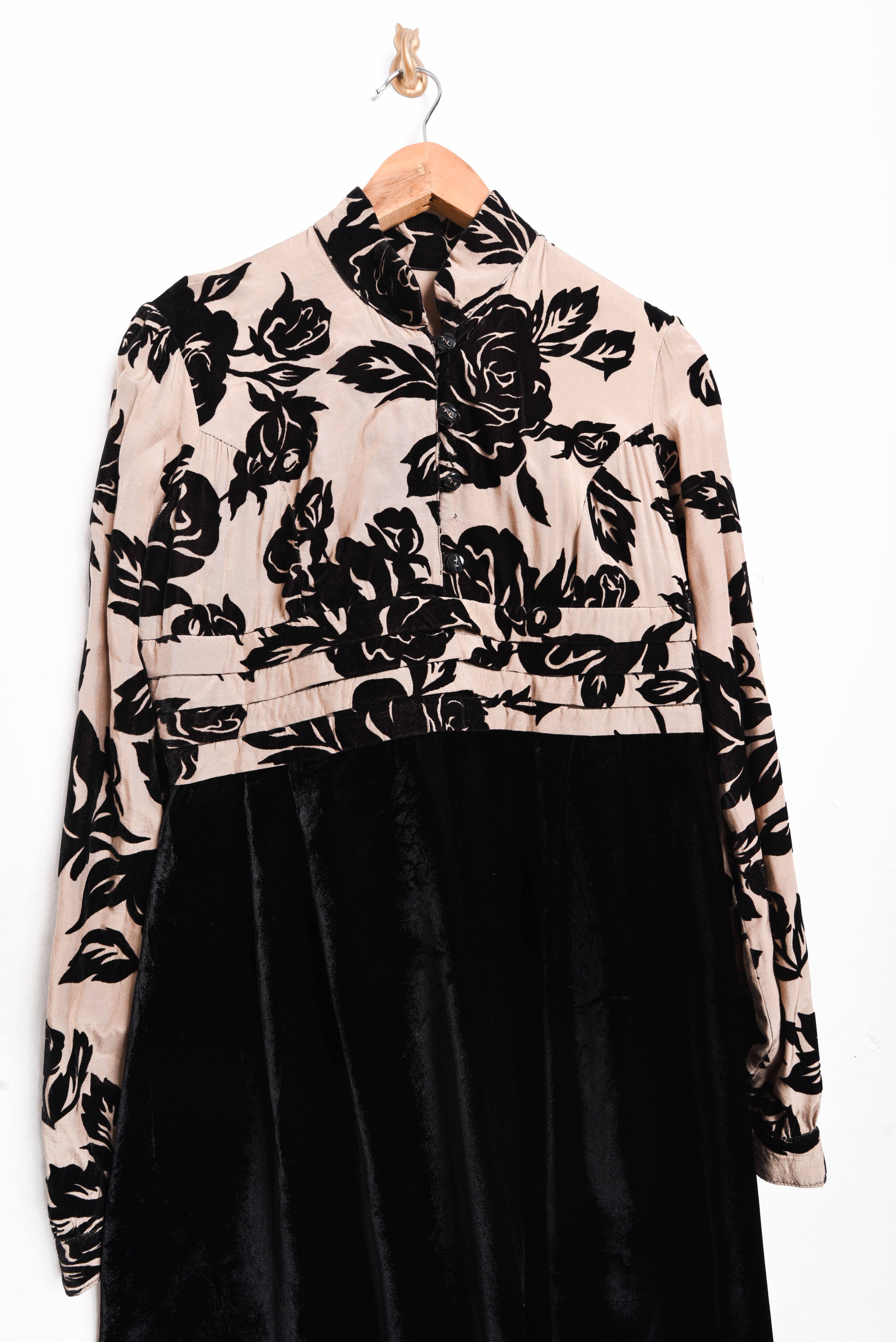 Vestido black velvet floral