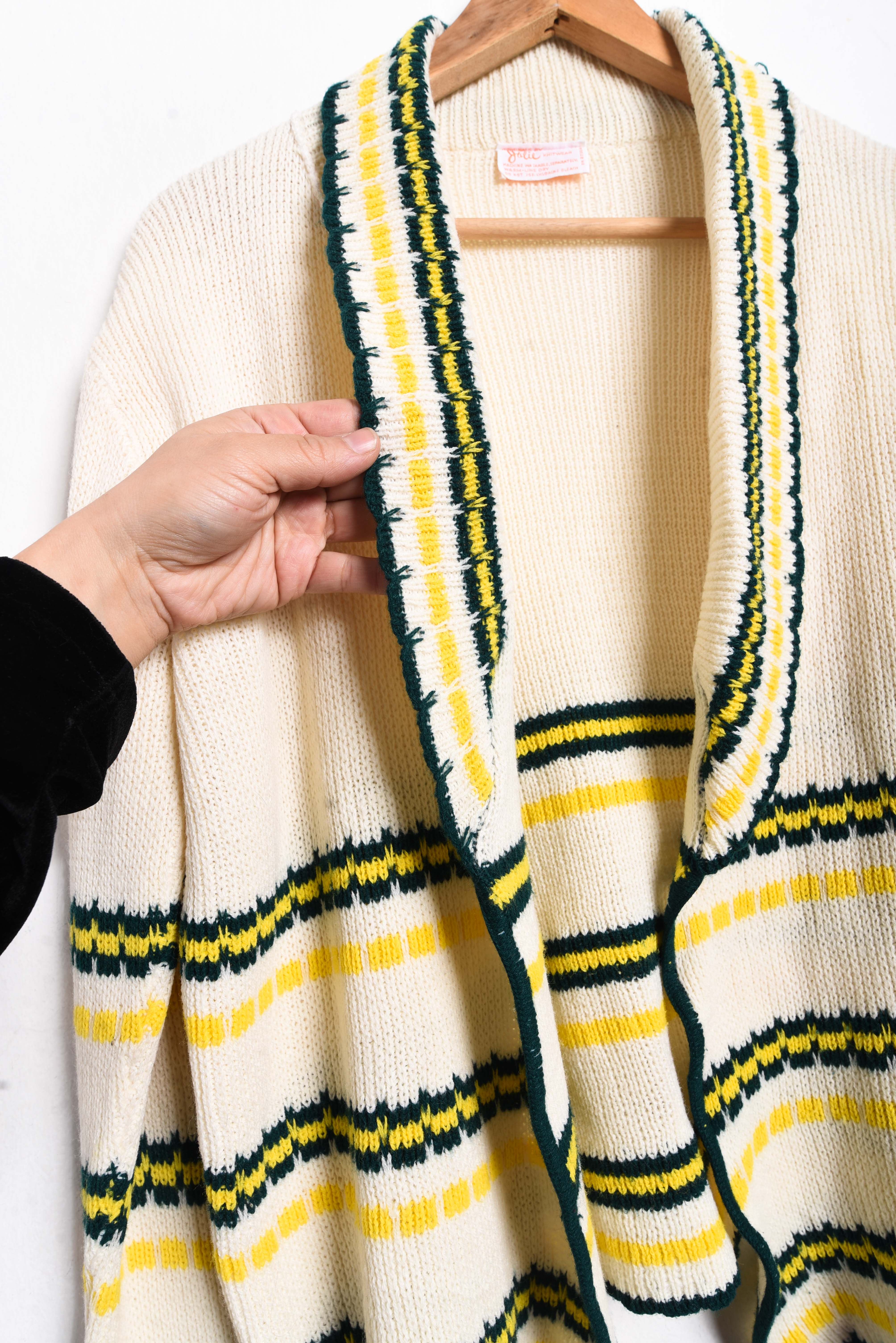 Cardigan marfil y amarillo 70s