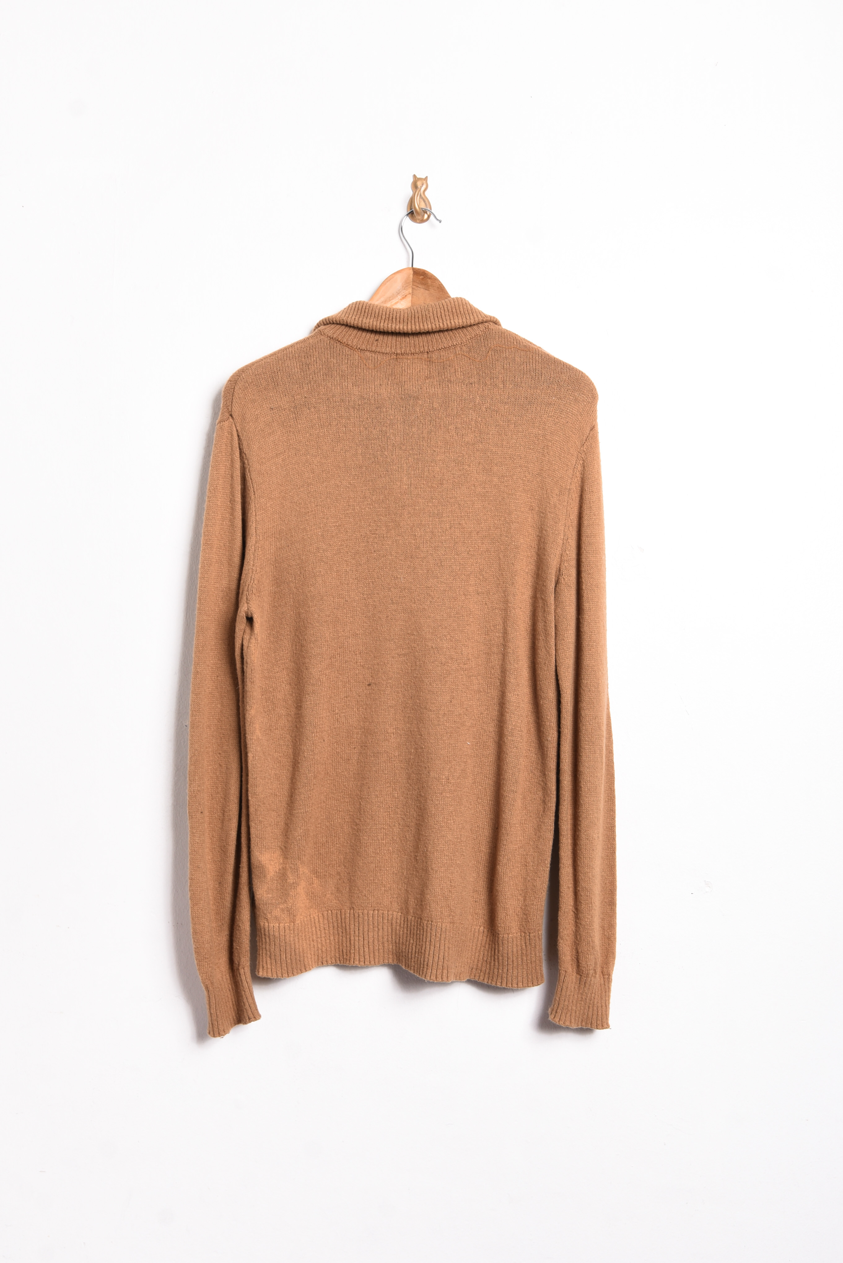 Chaleco camel cuello alto