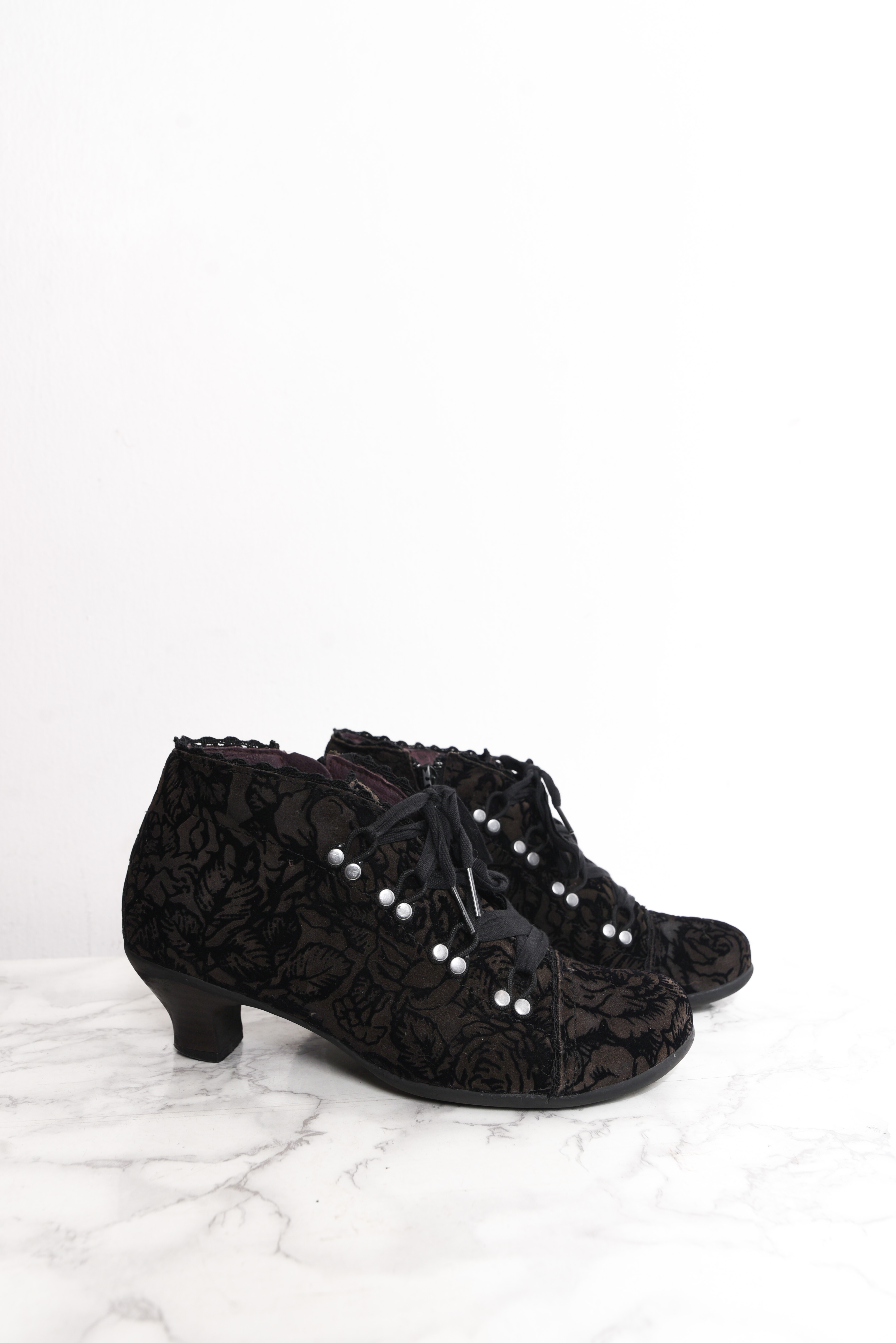 Botines velvet victorian vibes