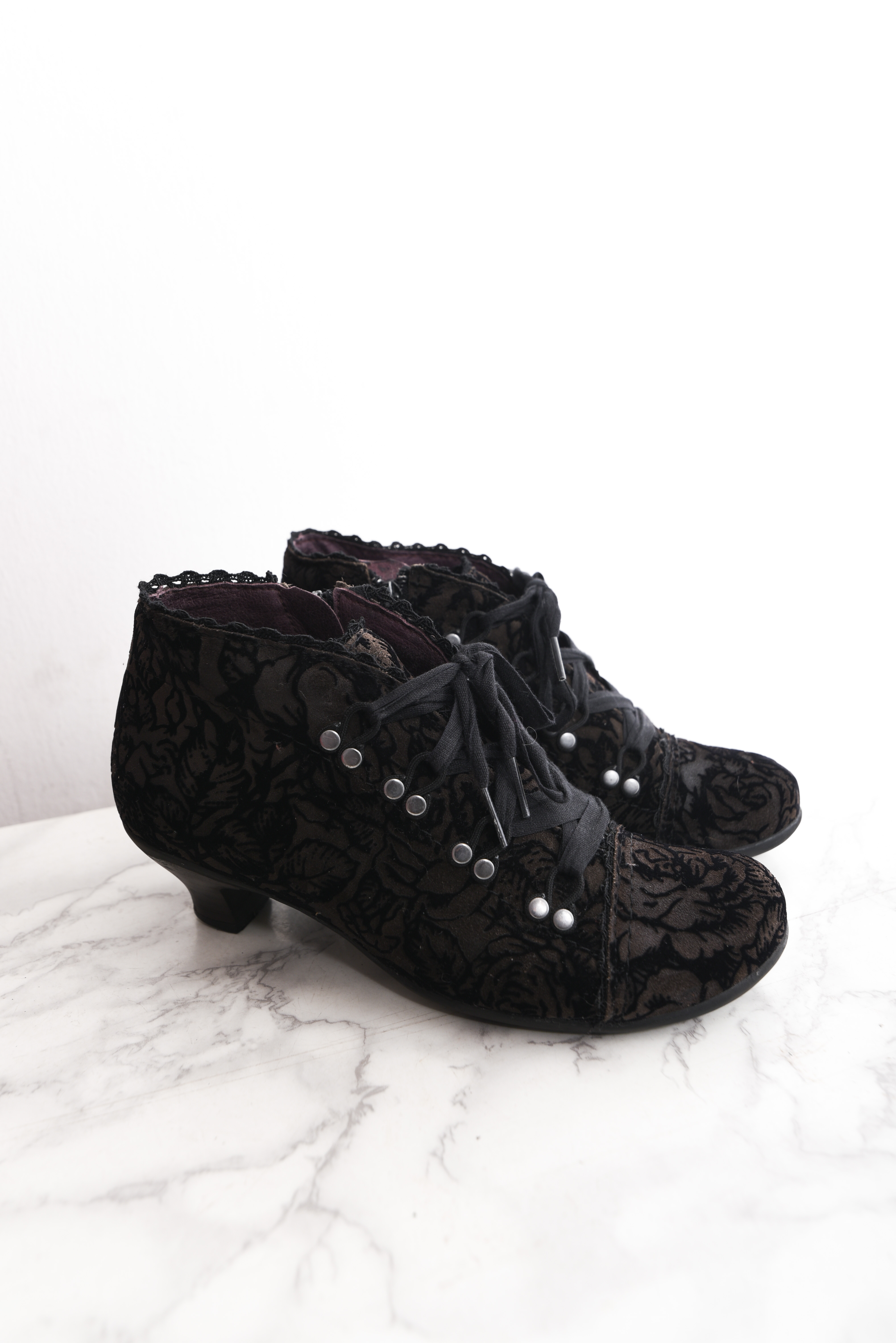 Botines velvet victorian vibes