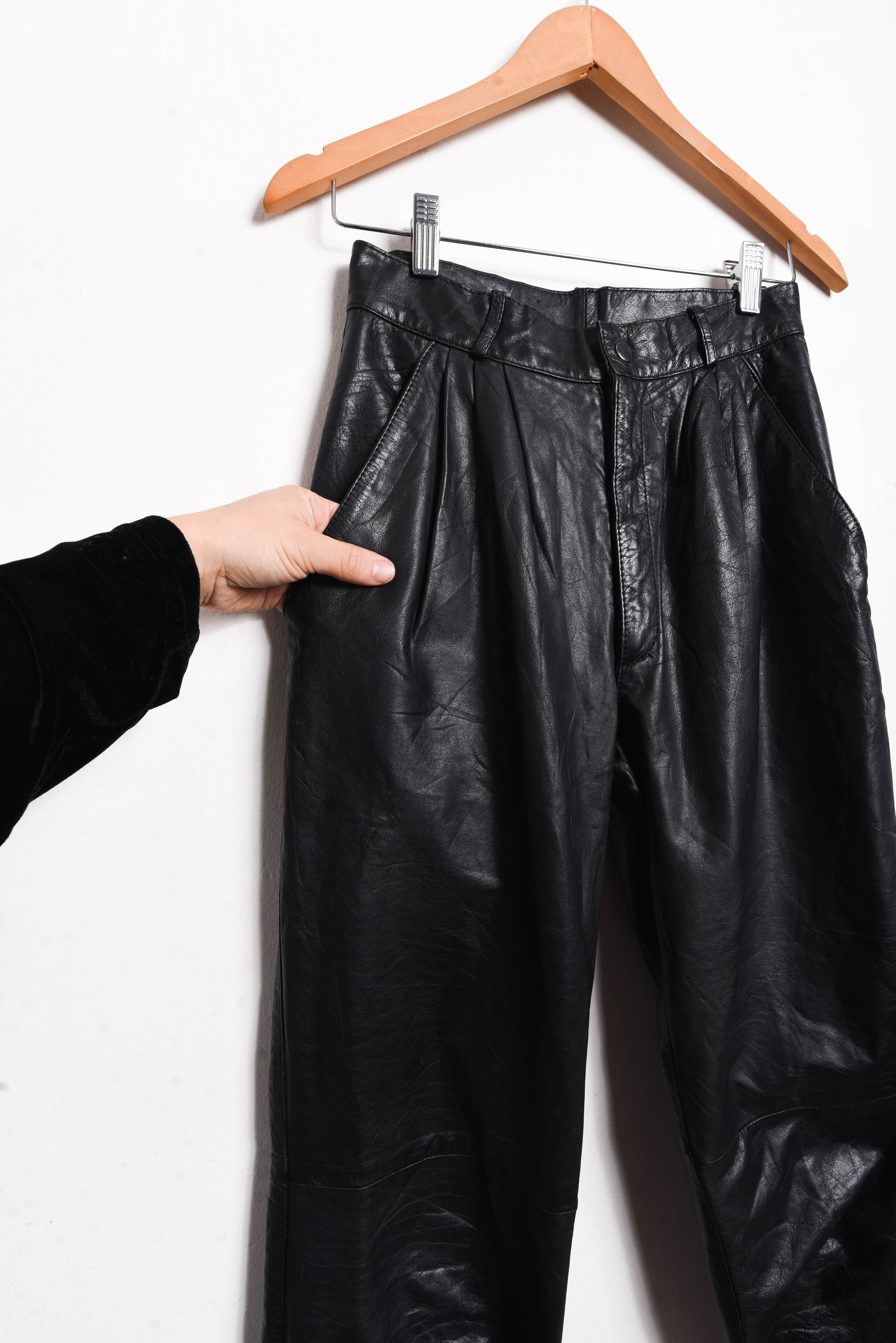 Pantalón tiro alto cuero vintage