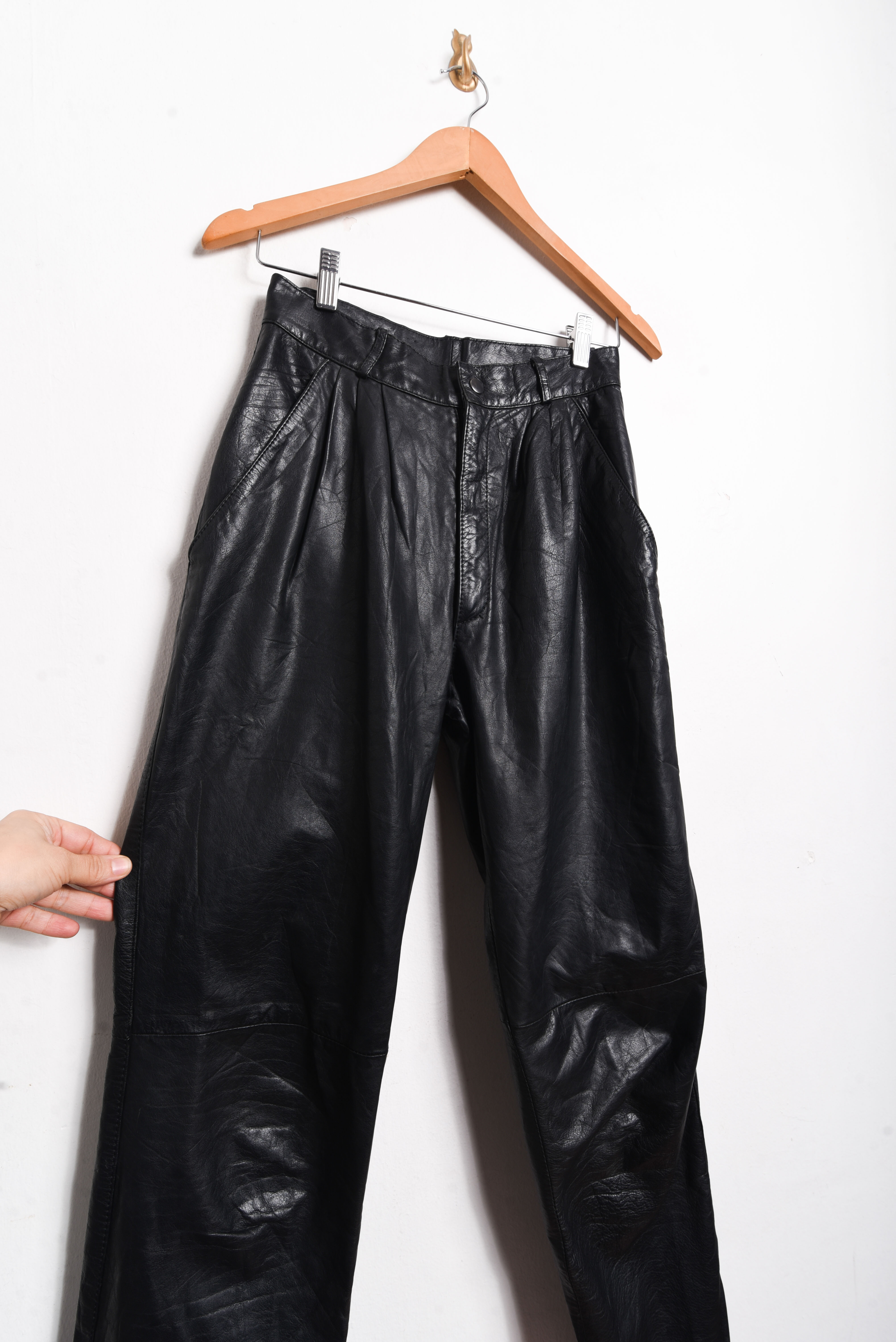 Pantalón tiro alto cuero vintage