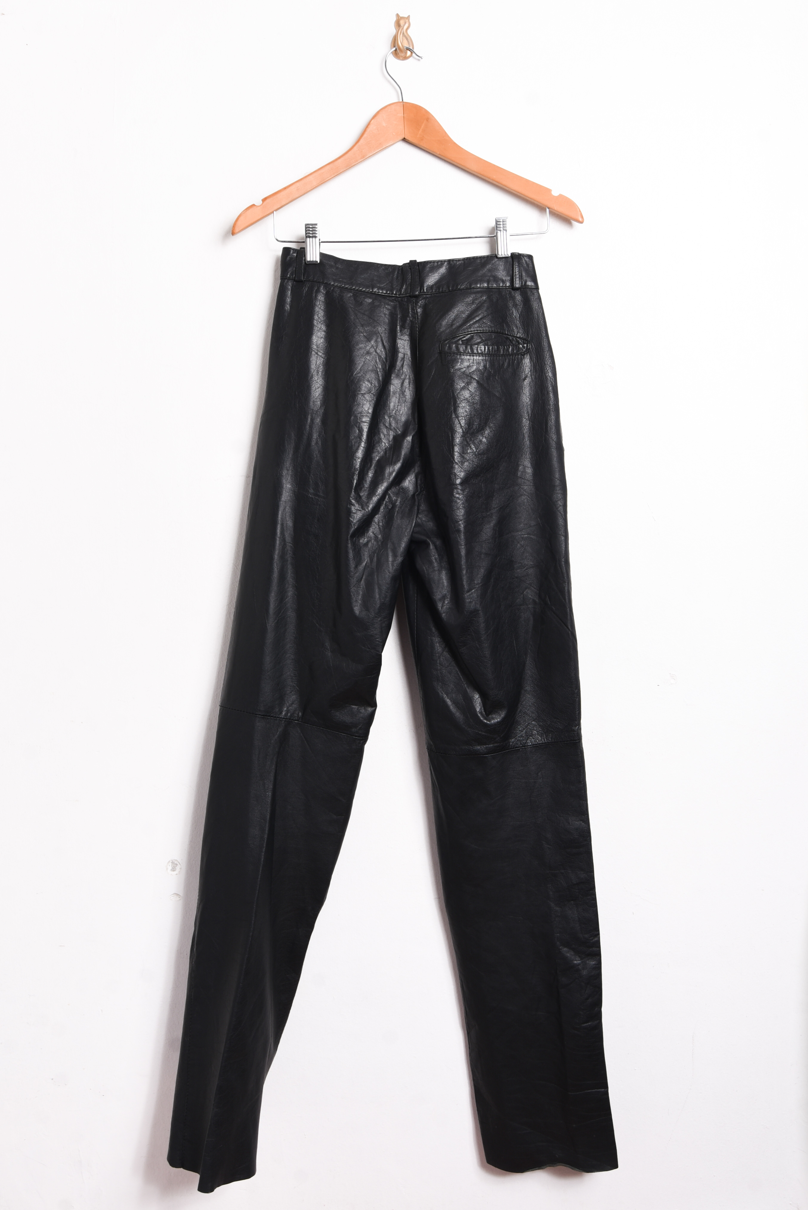 Pantalón tiro alto cuero vintage
