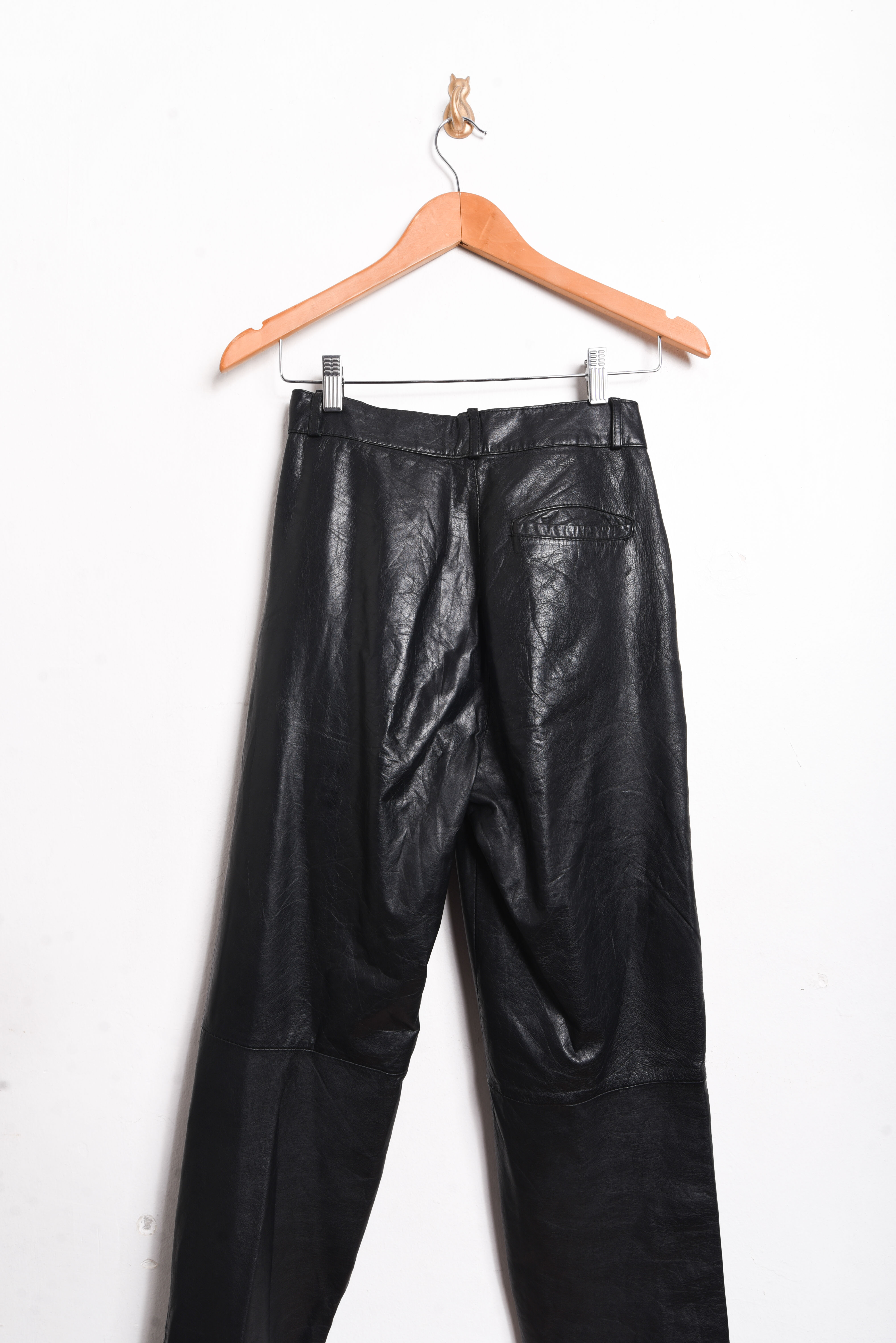 Pantalón tiro alto cuero vintage