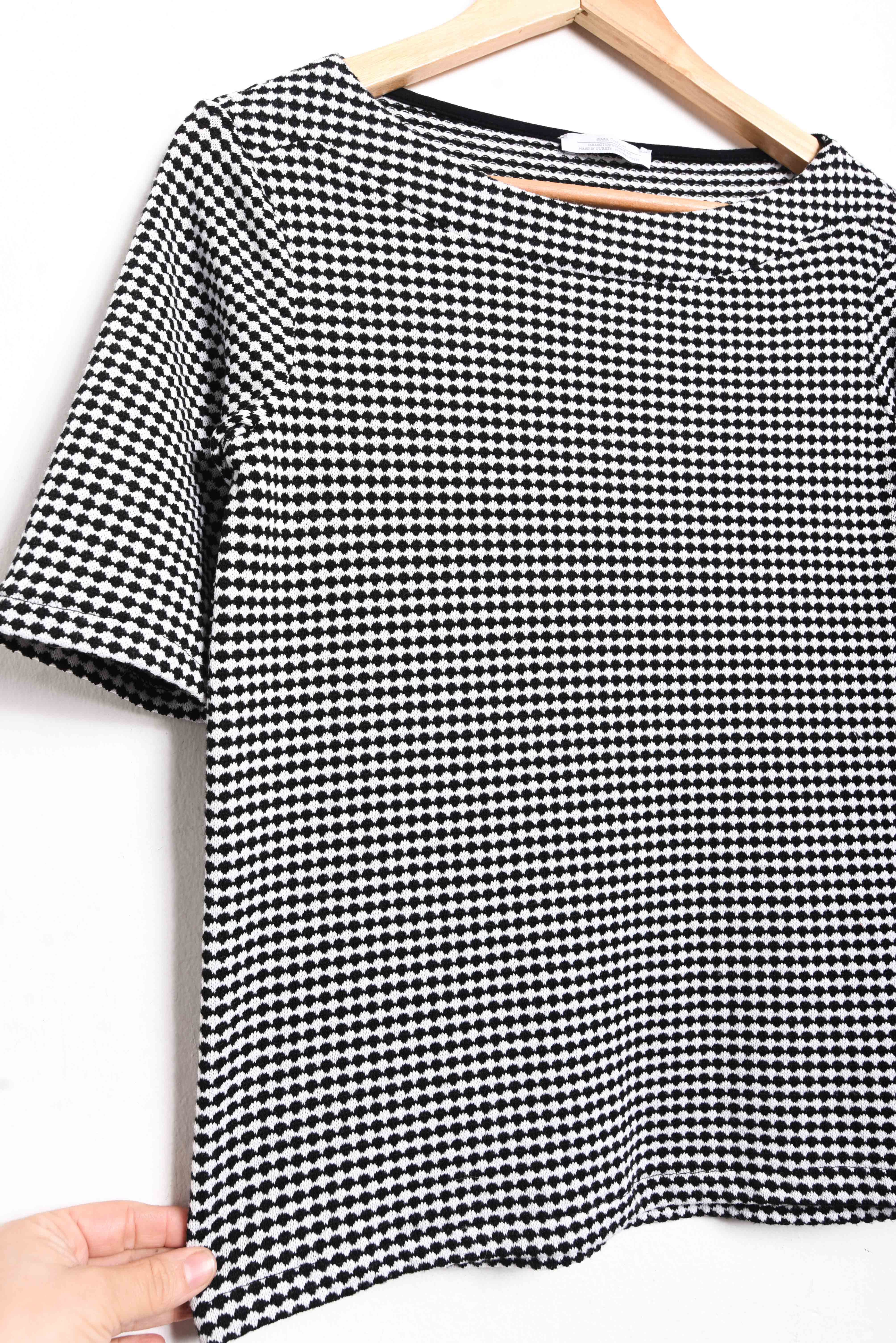 Polera b&w cuadritos