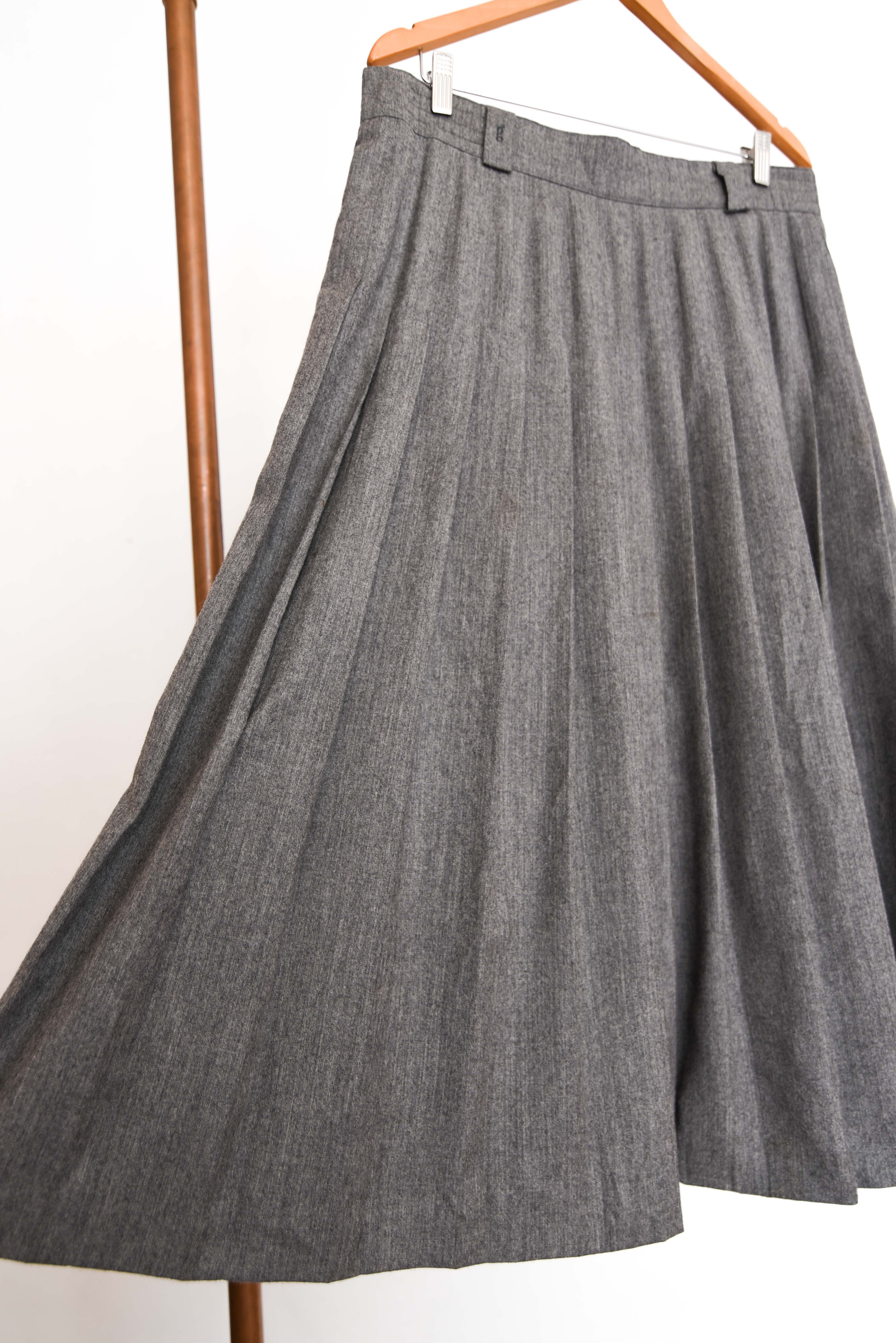 Falda gris lana tablas vintage
