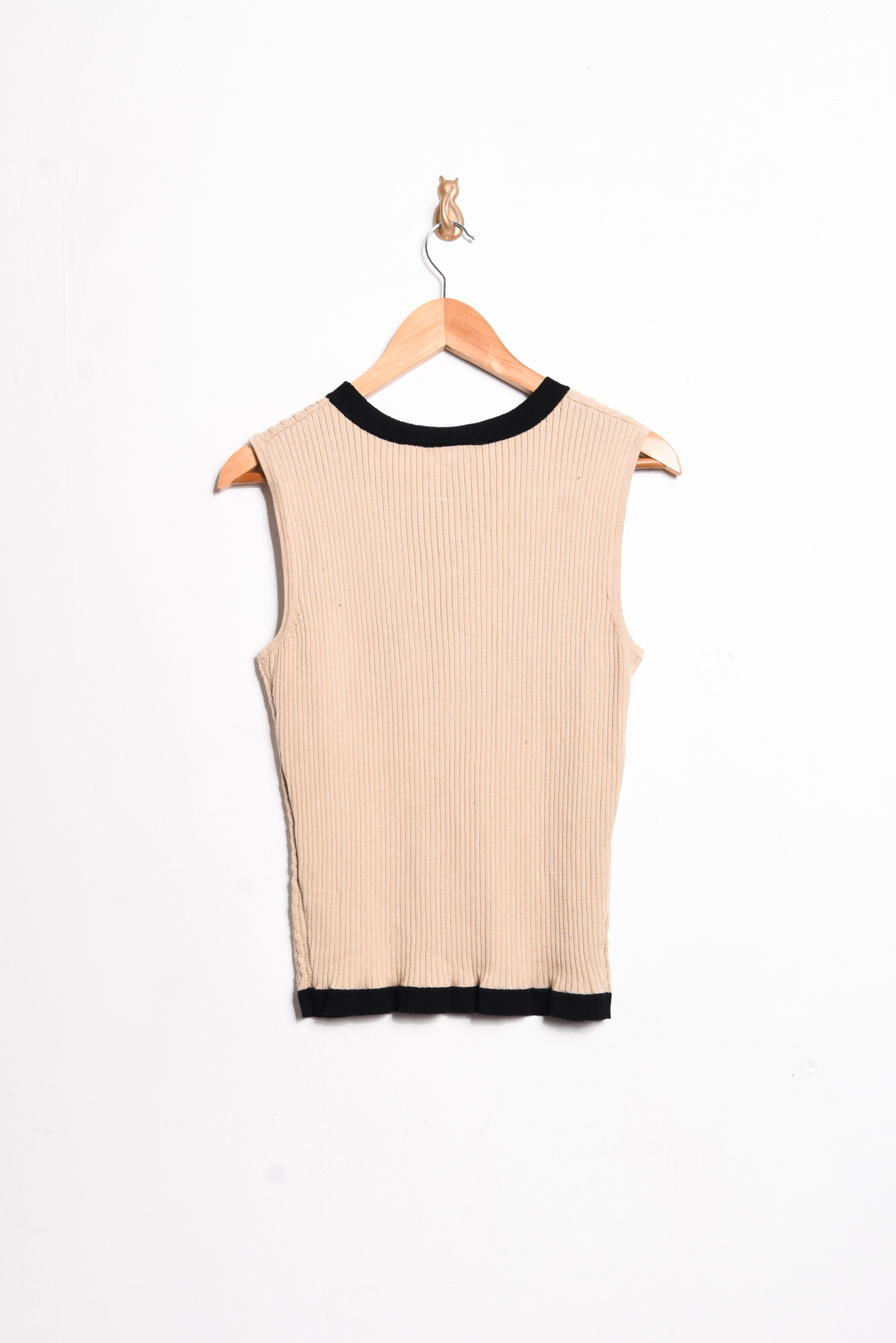Top nude acanalado