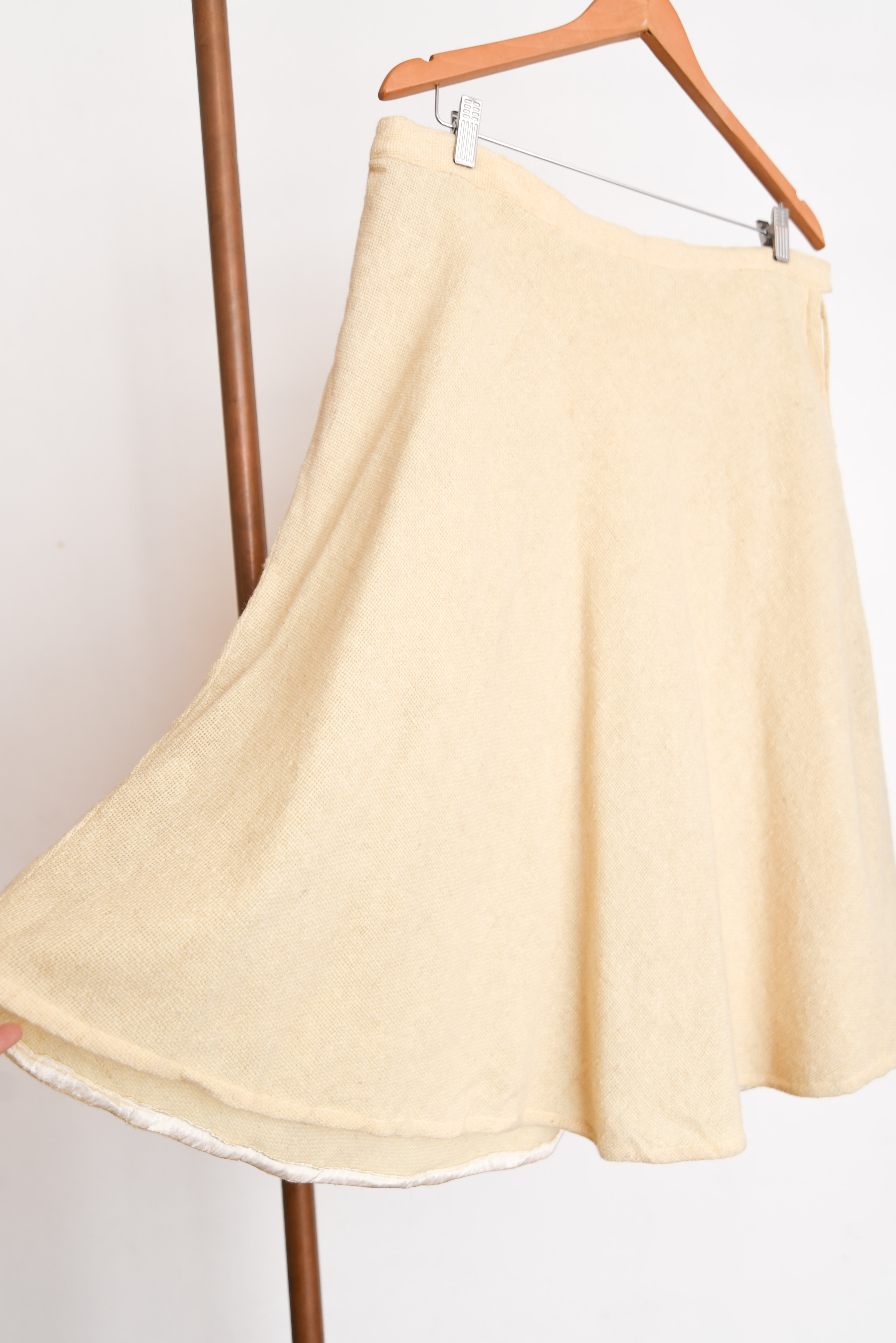 Falda amarillo butter midi 70s