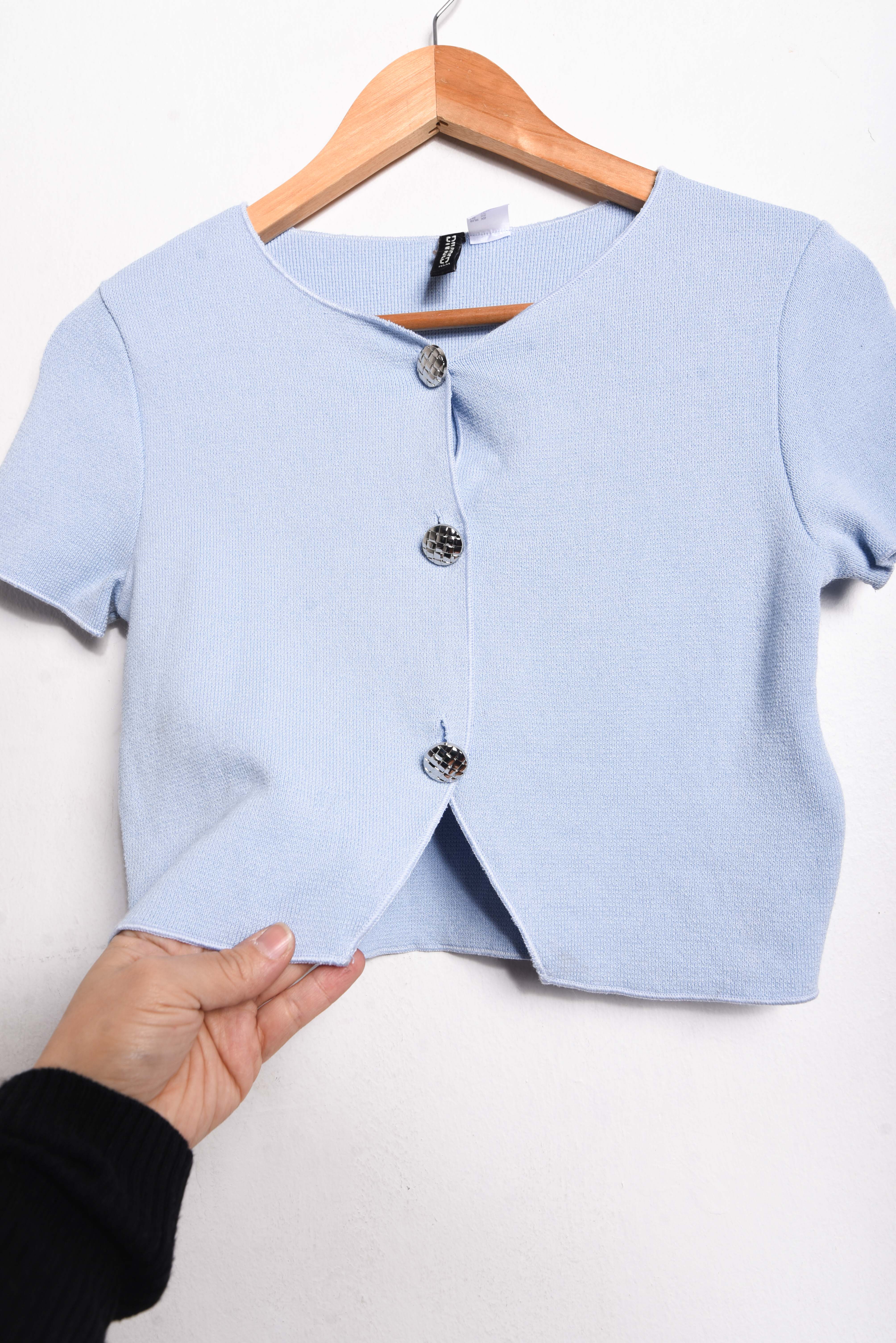 Croptop celeste cut out